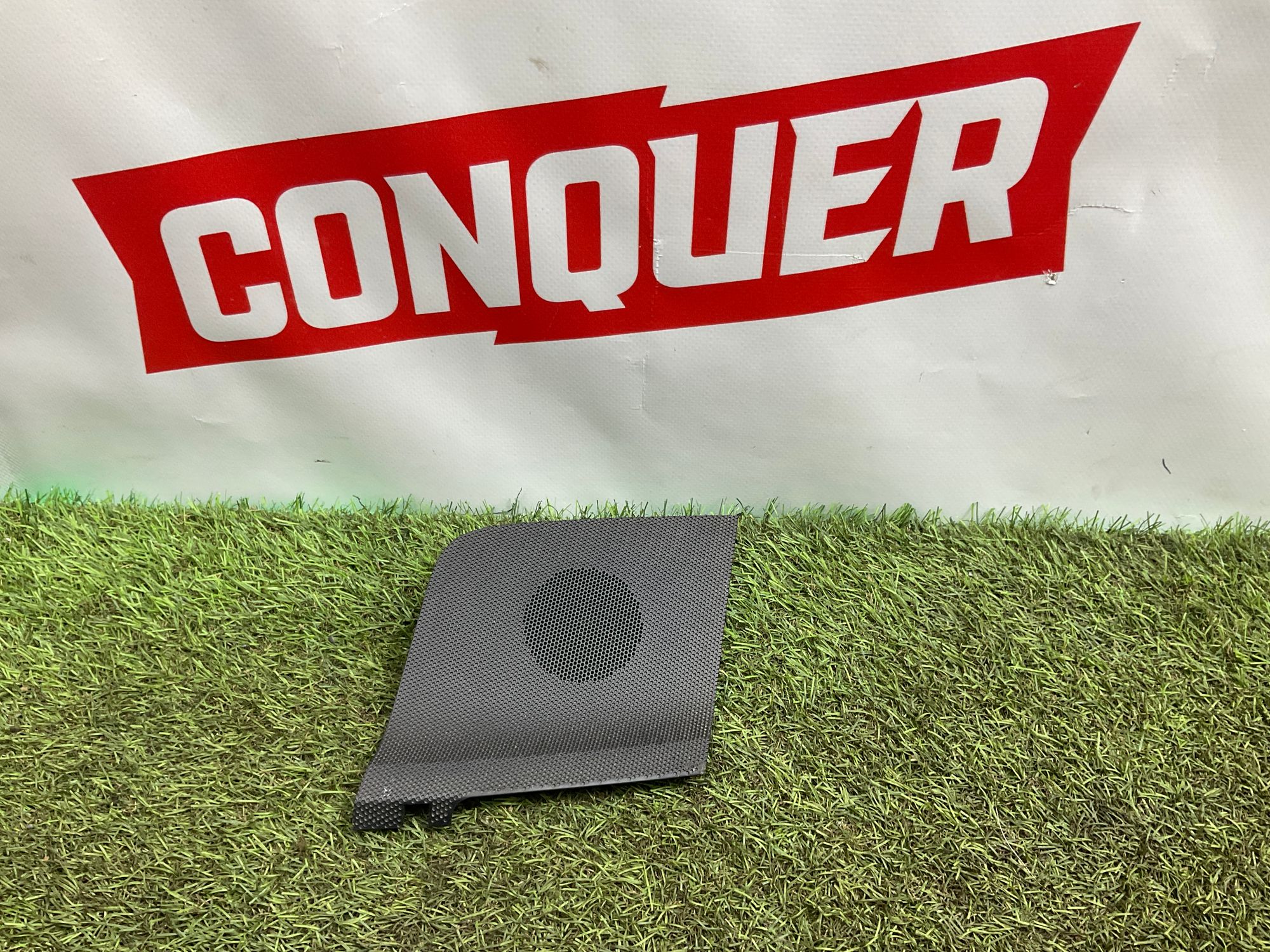 Сетка динамика левая Toyota Land Cruiser 200 рестайлинг 2 (2015—2023) 2017, 1500 рублей, Москва