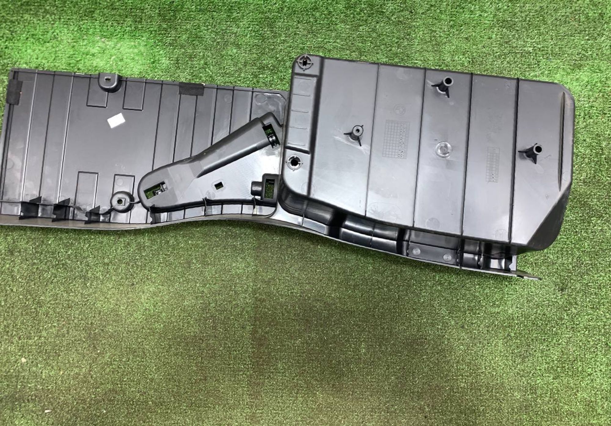 https://ycs.partsauto.market/partsauto-images/thmbs/userImages/h353NjtZg3VDP19b5HMt7LlpbQ93/part/f416a6f6-f6ea-4fd5-b67f-6a3769c31379_1727268357884.jpg