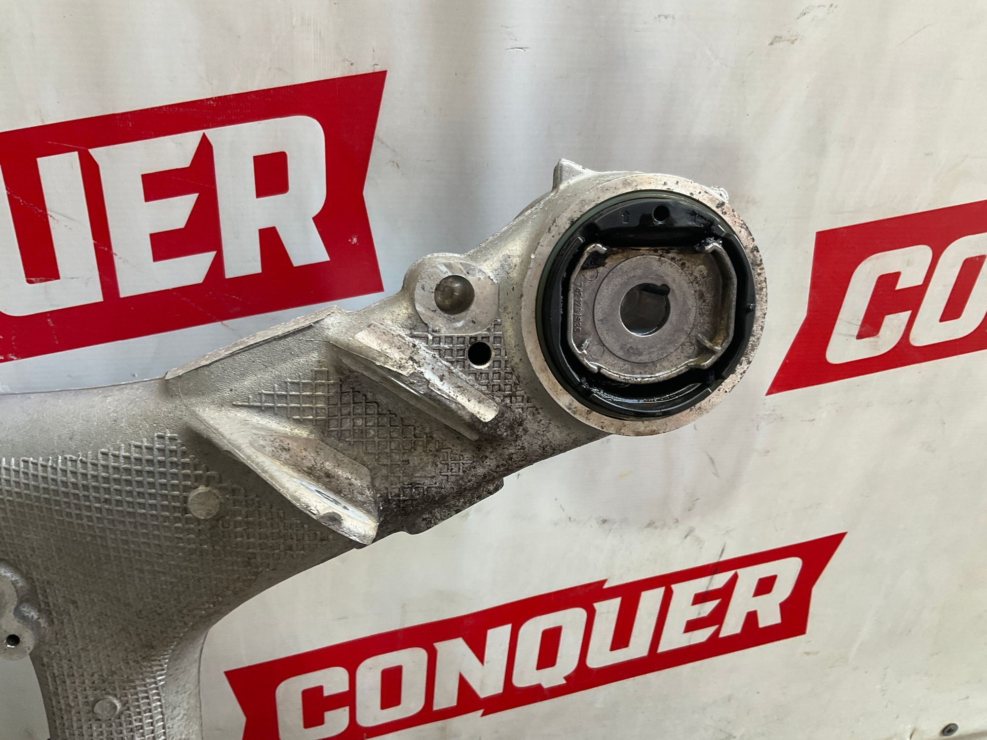 https://ycs.partsauto.market/partsauto-images/thmbs/userImages/h353NjtZg3VDP19b5HMt7LlpbQ93/part/f49ef555-d431-4d2e-b058-c56988f6318c_1742470425992.jpg
