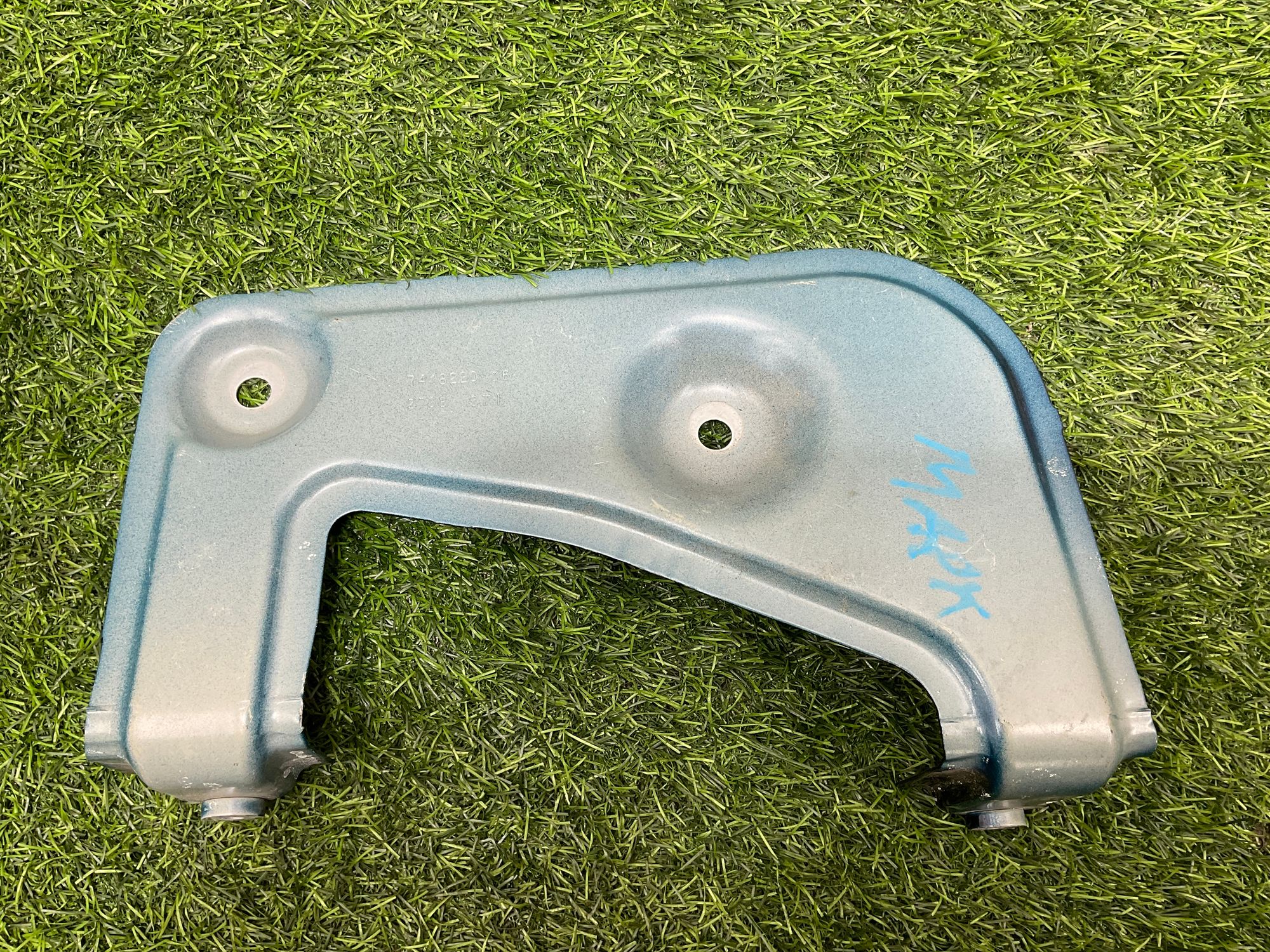https://ycs.partsauto.market/partsauto-images/thmbs/userImages/h353NjtZg3VDP19b5HMt7LlpbQ93/part/f4ce69ff-e42f-48c6-9a4e-c136d30f32ef_1735052106611.jpg