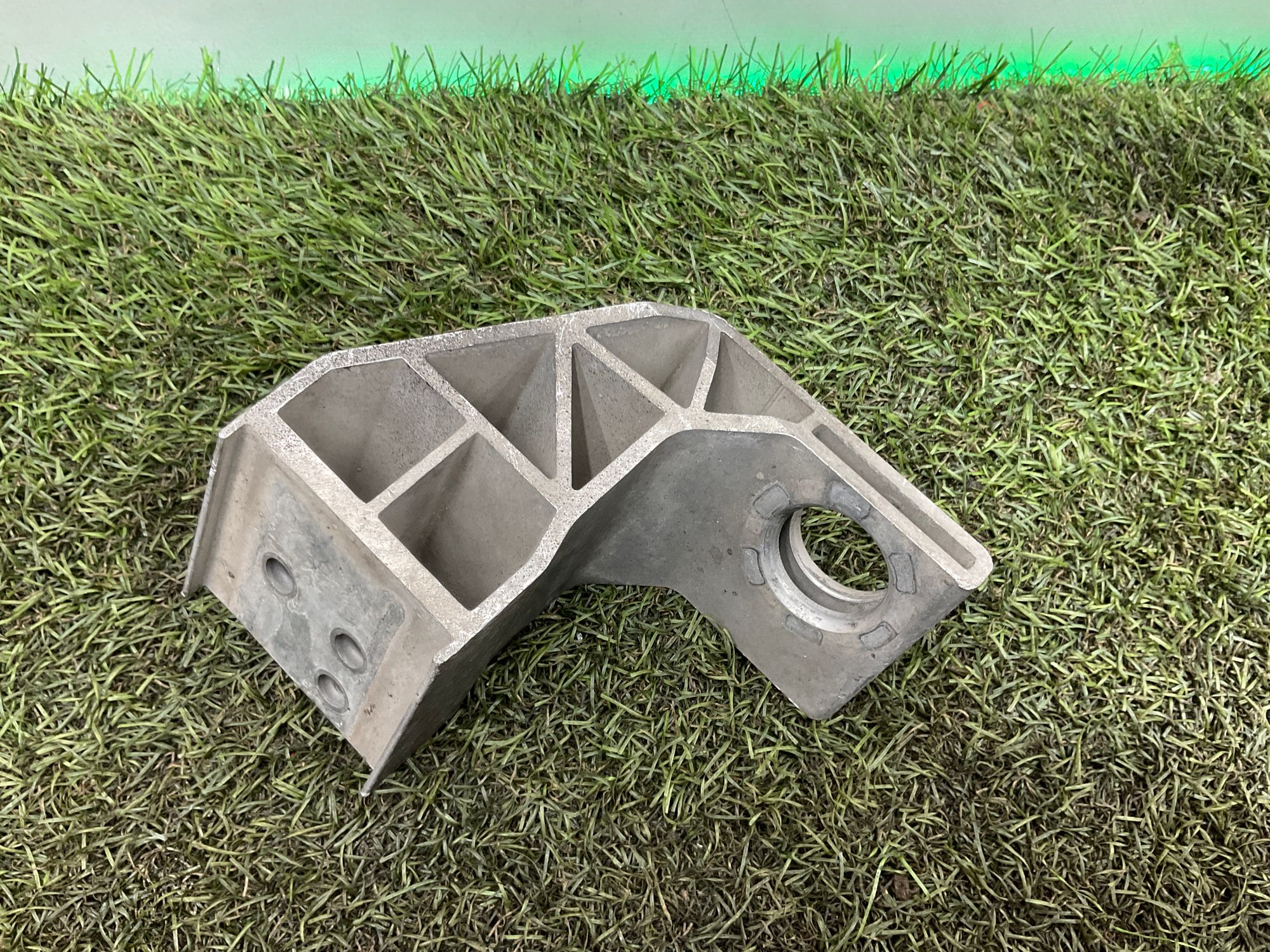 Кронштейн радиатора Mercedes-Benz C-Класс W205/S205/C205/A205 рестайлинг (2018—2021) 2021, 1500 рублей, Москва