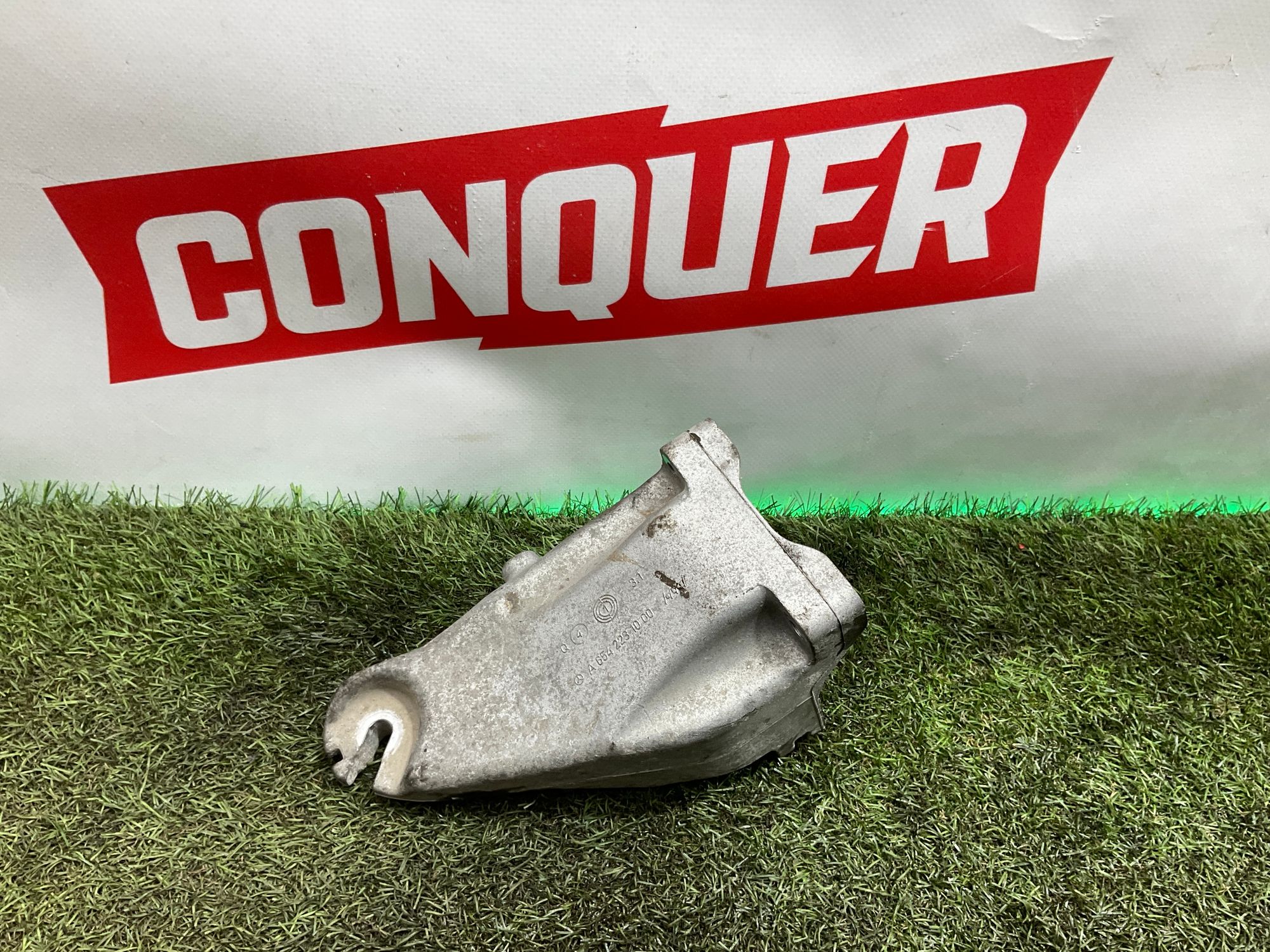 Кронштейн двигателя 654920 правый Mercedes-Benz C-Класс E-Класс, W213/S213 рестайлинг (2020—2023), 3000 рублей, Москва