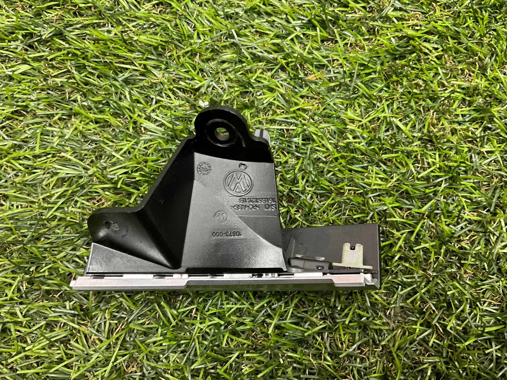 https://ycs.partsauto.market/partsauto-images/thmbs/userImages/h353NjtZg3VDP19b5HMt7LlpbQ93/part/f561911d-8edf-4ce9-83e3-4791d50b22c1_1786023904464.jpg