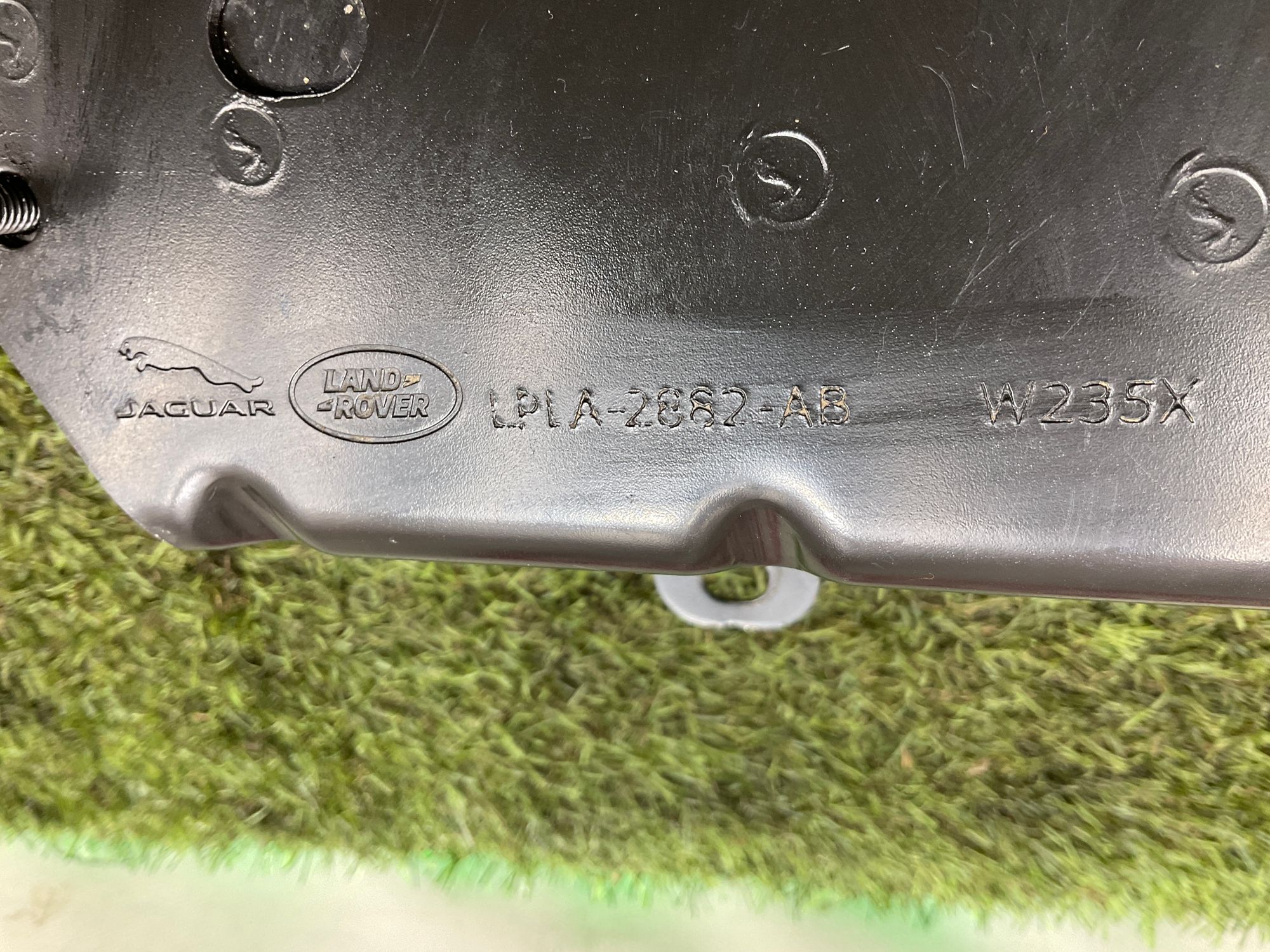 Крепление компрессор пневмоподвески Land Rover Defender II L663 2022, 2000 рублей, Москва