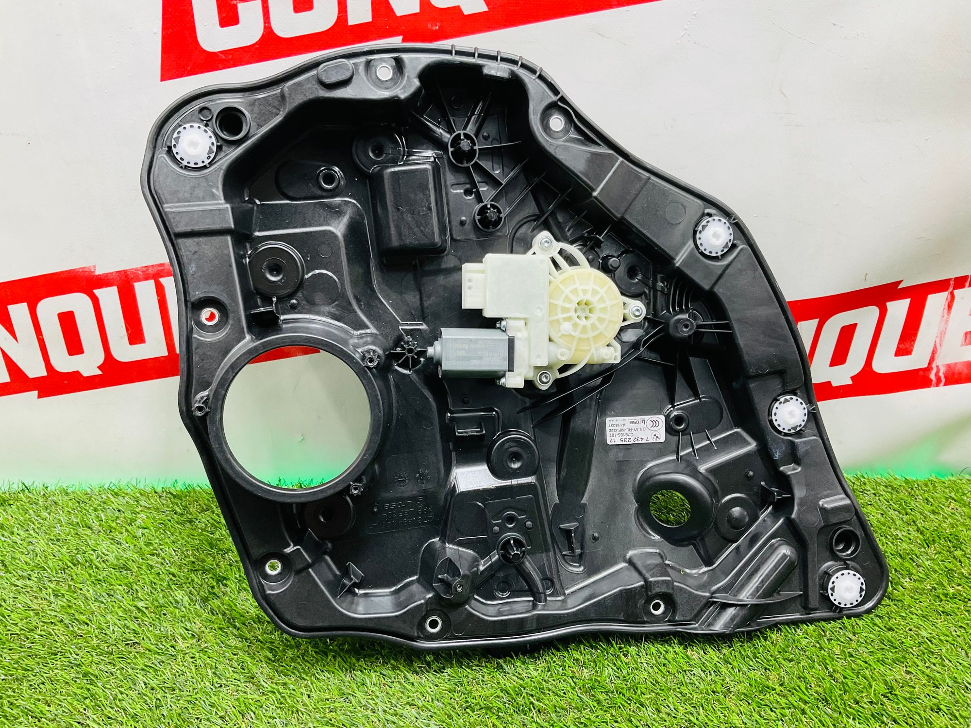 https://ycs.partsauto.market/partsauto-images/thmbs/userImages/h353NjtZg3VDP19b5HMt7LlpbQ93/part/f5ce978c-bbfb-496c-bc9f-24664ee0f173_1781530435239.jpg