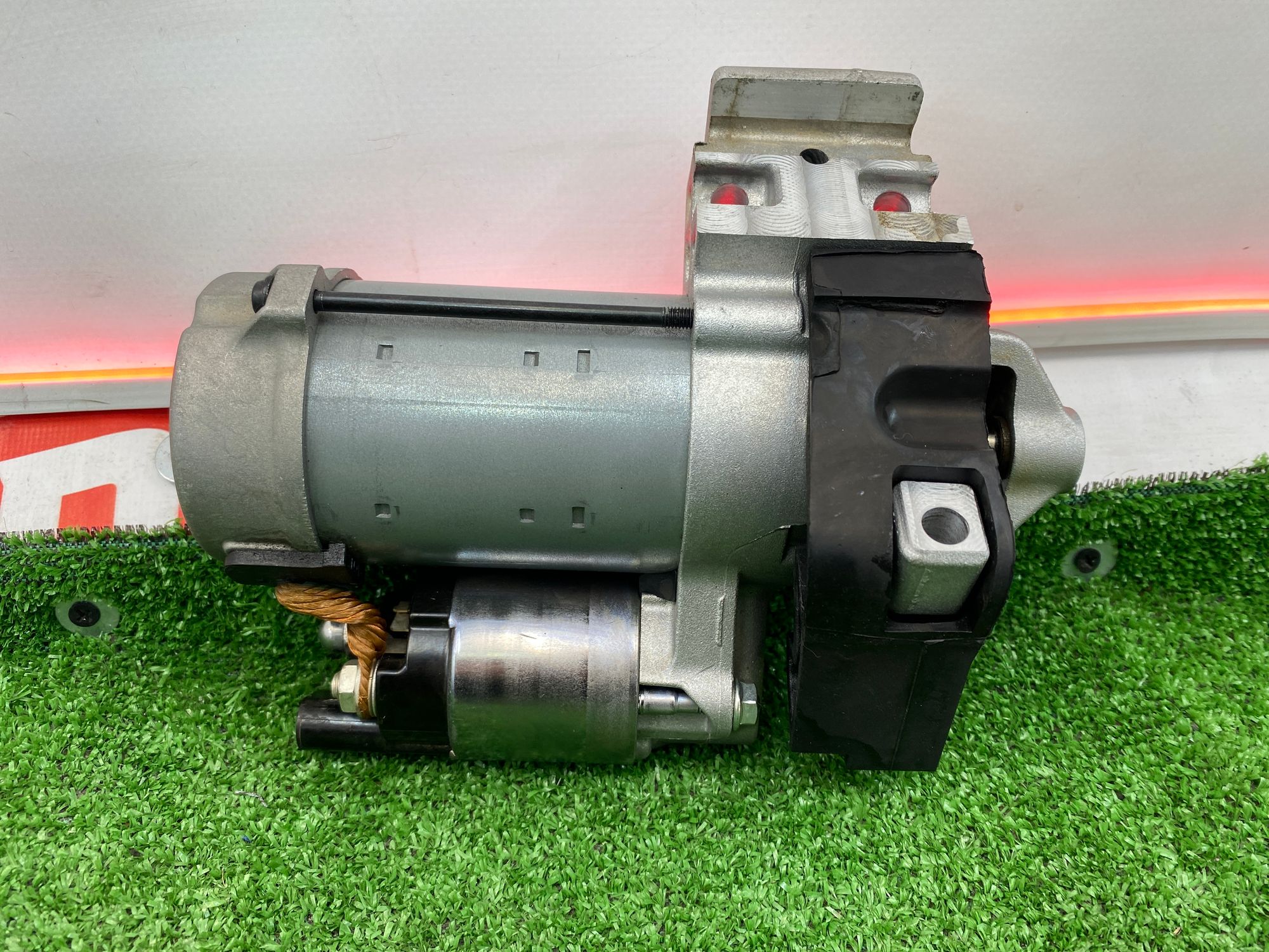 https://ycs.partsauto.market/partsauto-images/thmbs/userImages/h353NjtZg3VDP19b5HMt7LlpbQ93/part/f60b0fc7-96e3-475f-9550-6f7c189154e3_1749220336706.jpg