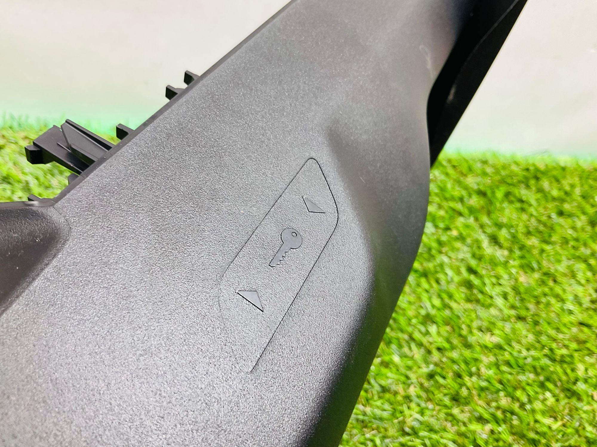 https://ycs.partsauto.market/partsauto-images/thmbs/userImages/h353NjtZg3VDP19b5HMt7LlpbQ93/part/f63dc24c-c91b-4e19-abf2-427495e5f2e2_1781522829187.jpg