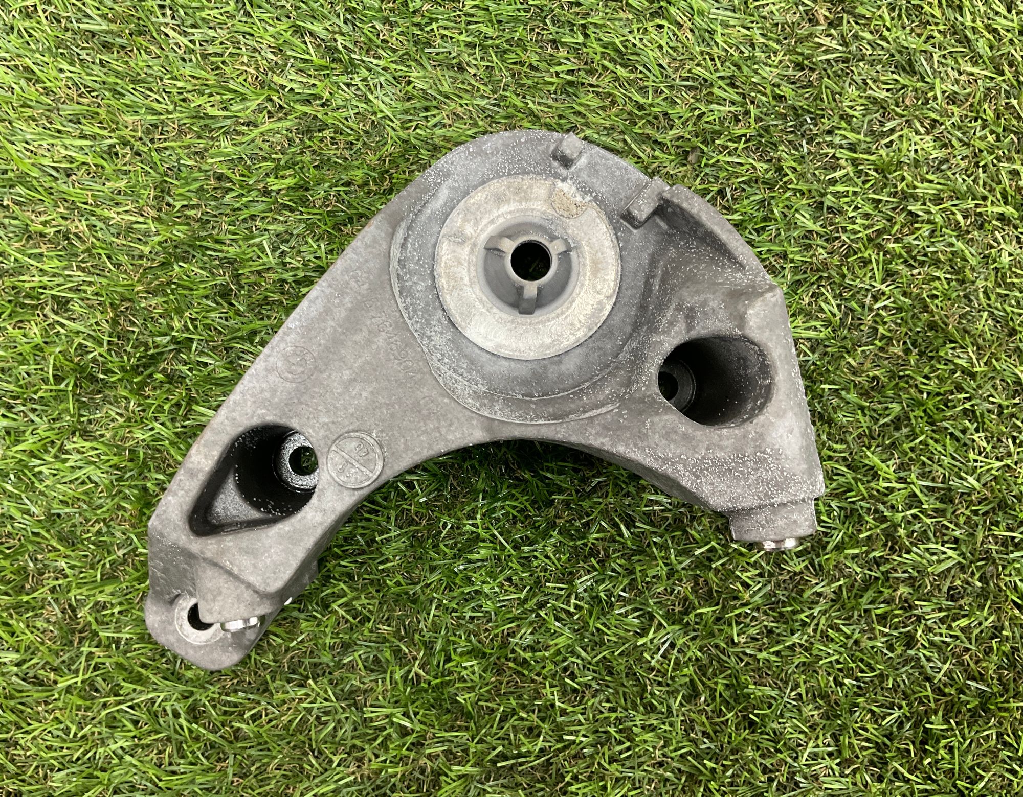 Кронштейн двигатель BMW 5 серия, G30/G31, 2000 рублей, Москва