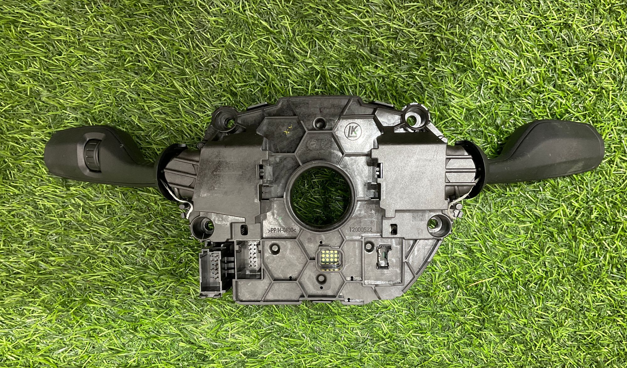 https://ycs.partsauto.market/partsauto-images/thmbs/userImages/h353NjtZg3VDP19b5HMt7LlpbQ93/part/f6e9f3ea-c92e-402e-857e-3a57a32f2dcc_1735128878397.jpg