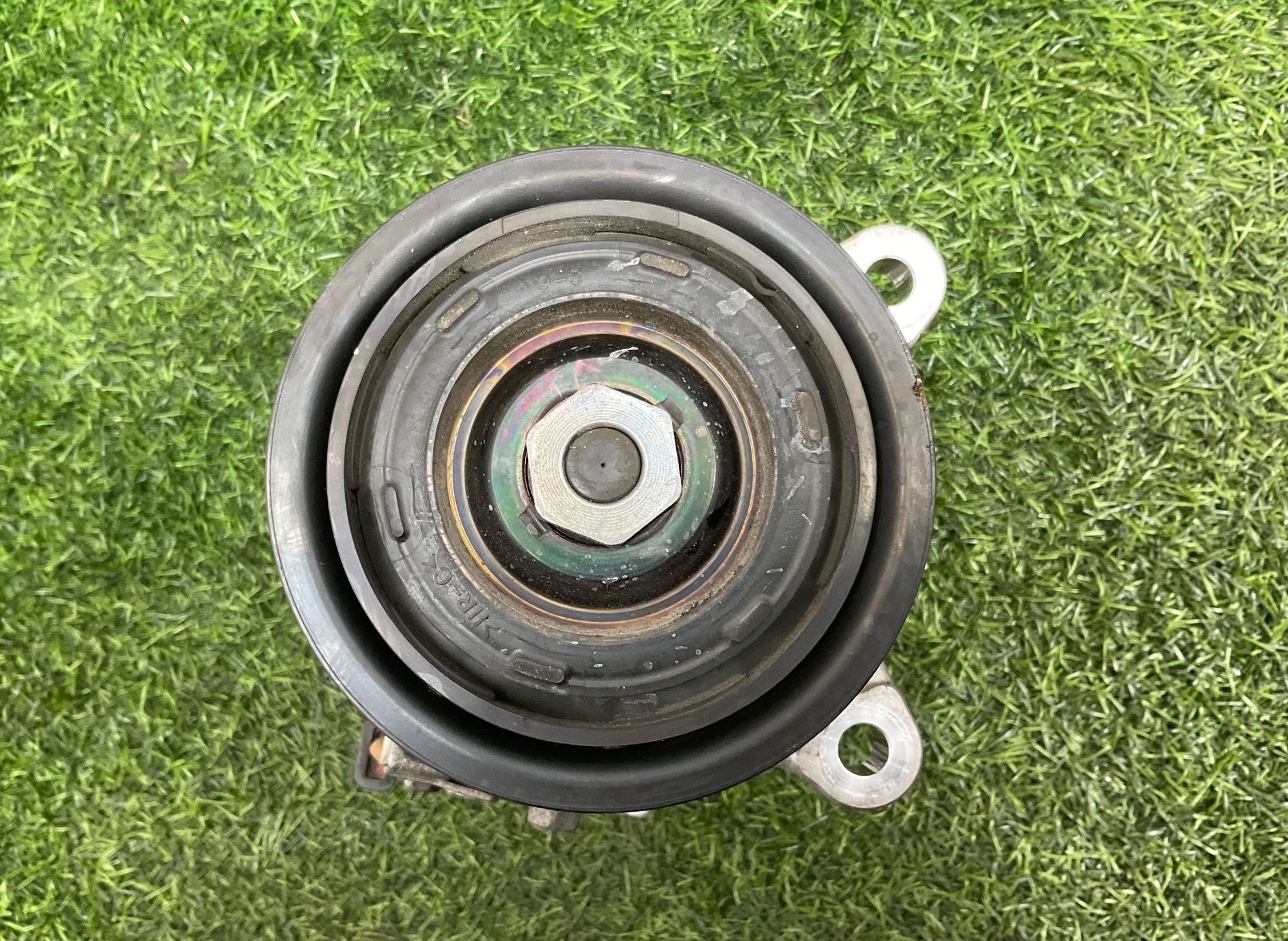 https://ycs.partsauto.market/partsauto-images/thmbs/userImages/h353NjtZg3VDP19b5HMt7LlpbQ93/part/f7285d5c-0c4e-48d2-9947-8dbf4ff9f7e6_1745654887077.jpg
