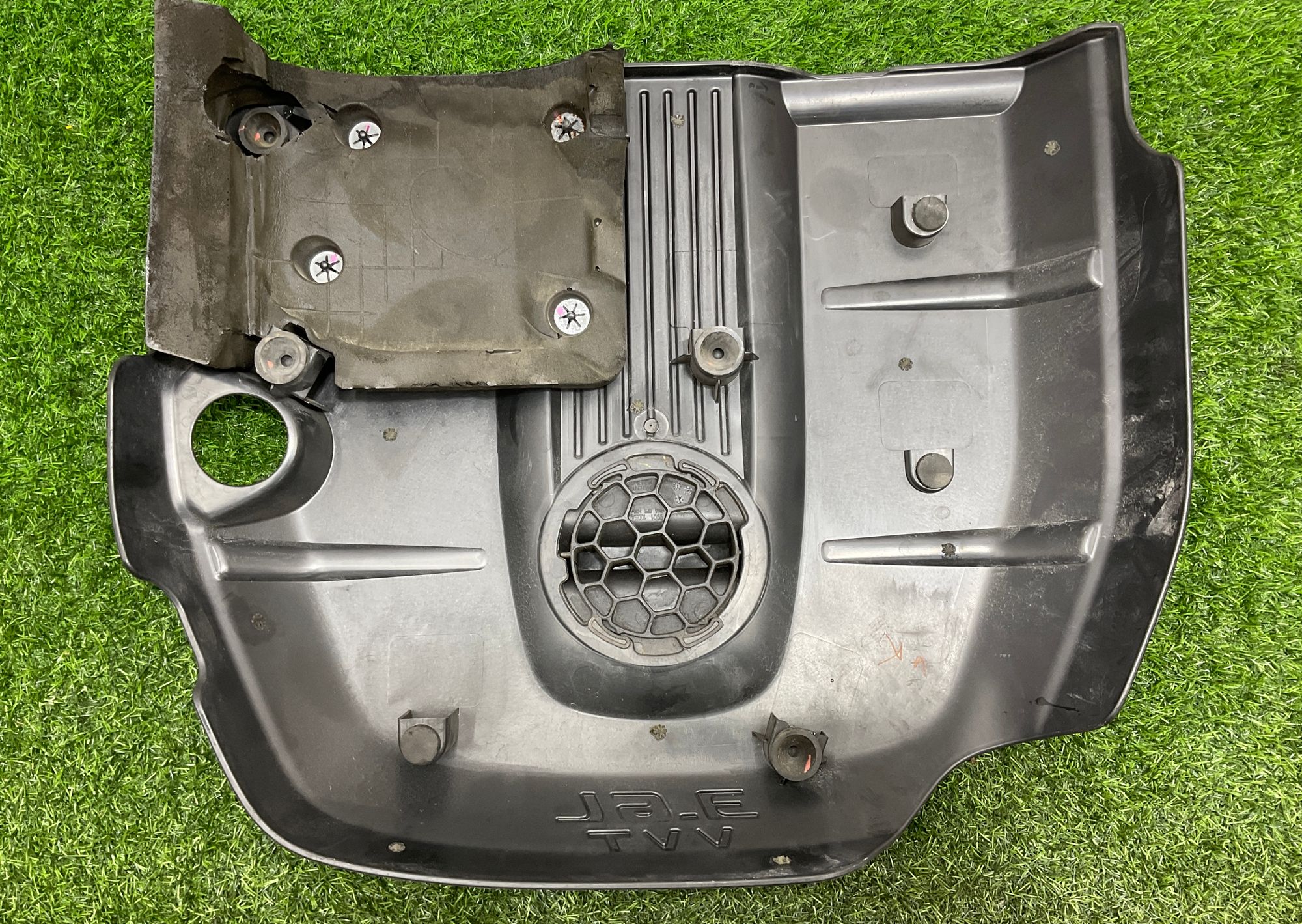 Крышка двигателя Jeep Grand Cherokee, IV (WK2) 3.6, 5000 рублей, Москва