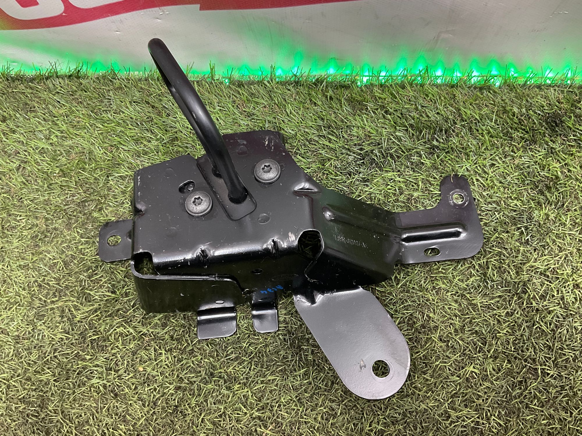 Крепление кузова заднее левое Land Rover Defender II L663 2022, 2500 рублей, Москва