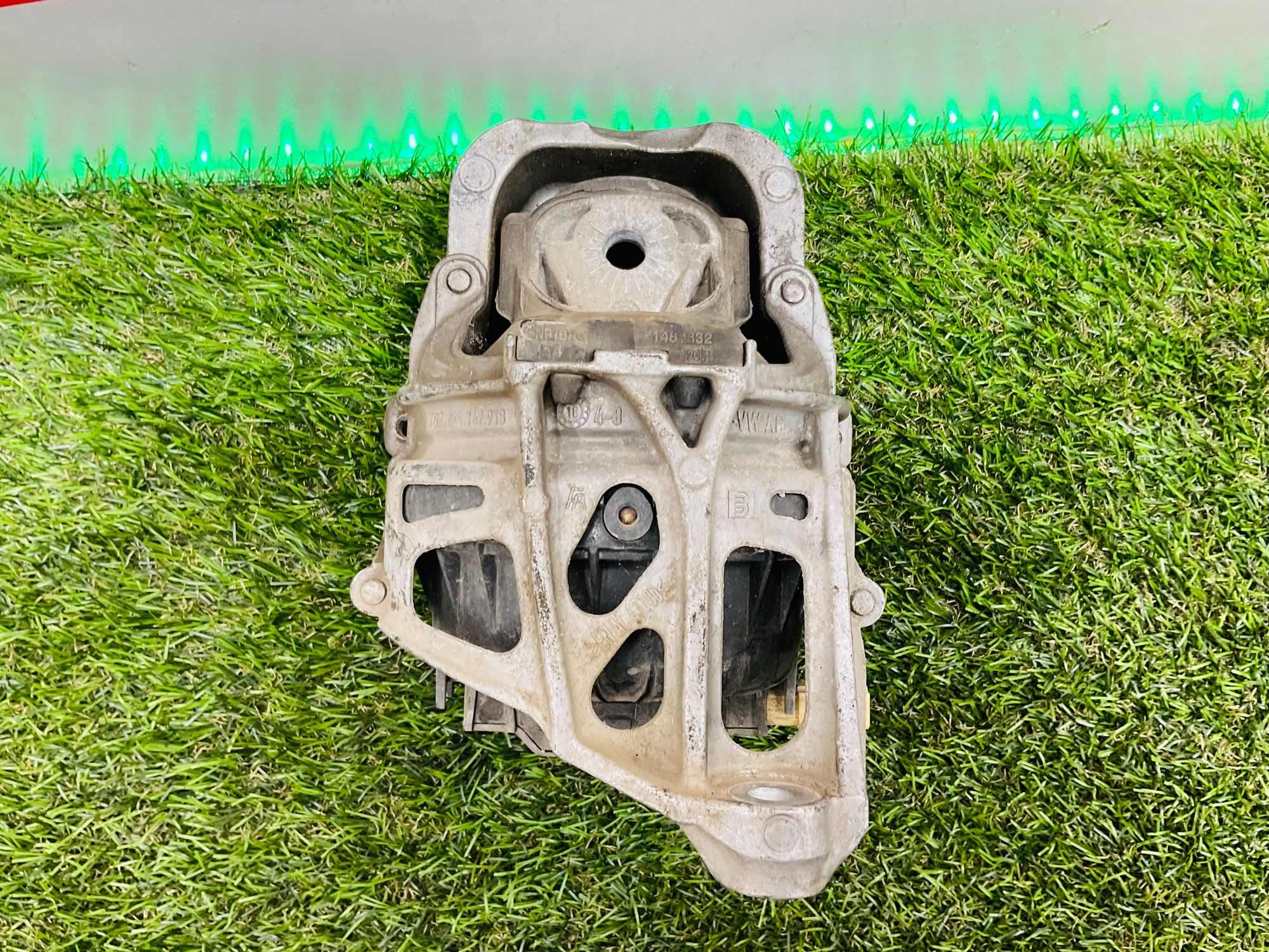 https://ycs.partsauto.market/partsauto-images/thmbs/userImages/h353NjtZg3VDP19b5HMt7LlpbQ93/part/f7a952b5-7a41-4044-bef5-33d1a9ec6aaf_1786792835754.jpg