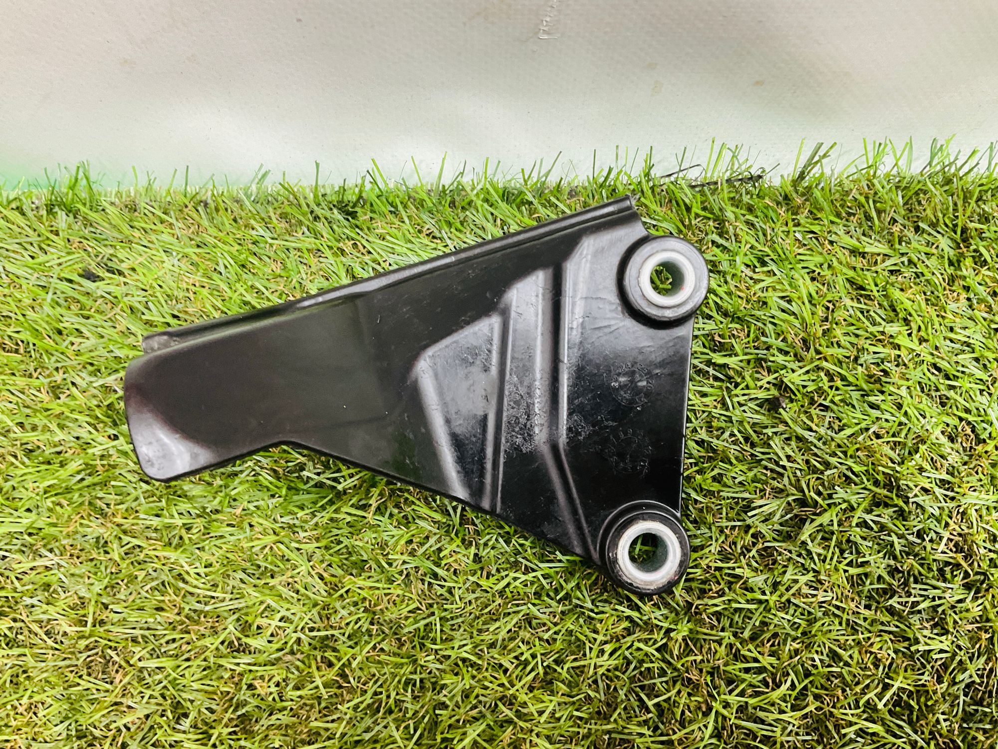 https://ycs.partsauto.market/partsauto-images/thmbs/userImages/h353NjtZg3VDP19b5HMt7LlpbQ93/part/f80dbec4-9a0a-4503-895d-aec8f0f1ee8a_1779722562206.jpg
