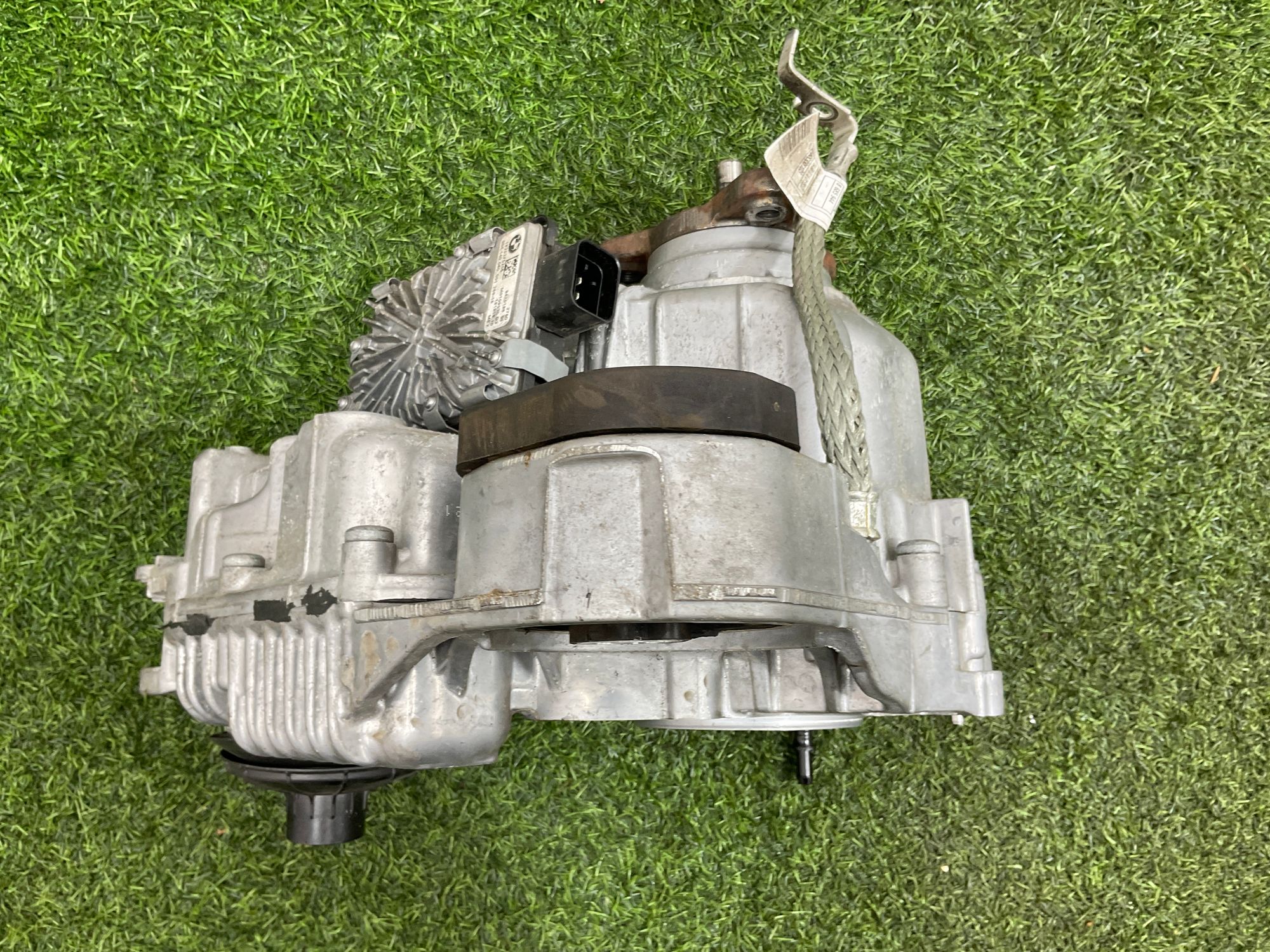 https://ycs.partsauto.market/partsauto-images/thmbs/userImages/h353NjtZg3VDP19b5HMt7LlpbQ93/part/f87b835e-e59b-485a-b13f-5d569ba38604_1741765790566.jpg