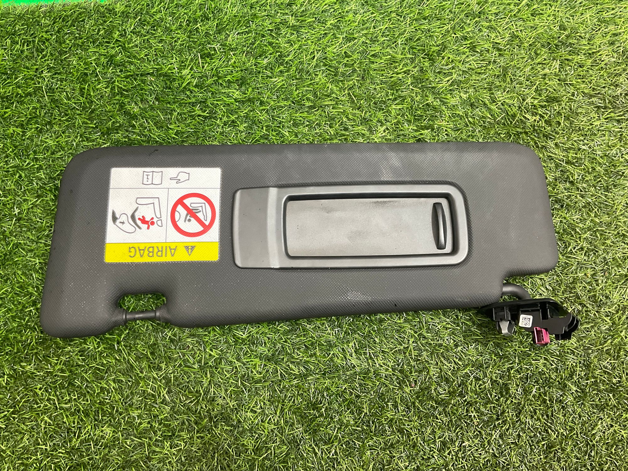 https://ycs.partsauto.market/partsauto-images/thmbs/userImages/h353NjtZg3VDP19b5HMt7LlpbQ93/part/f8854e41-bee1-4e02-aa93-e0960b93c73e_1741791366758.jpg