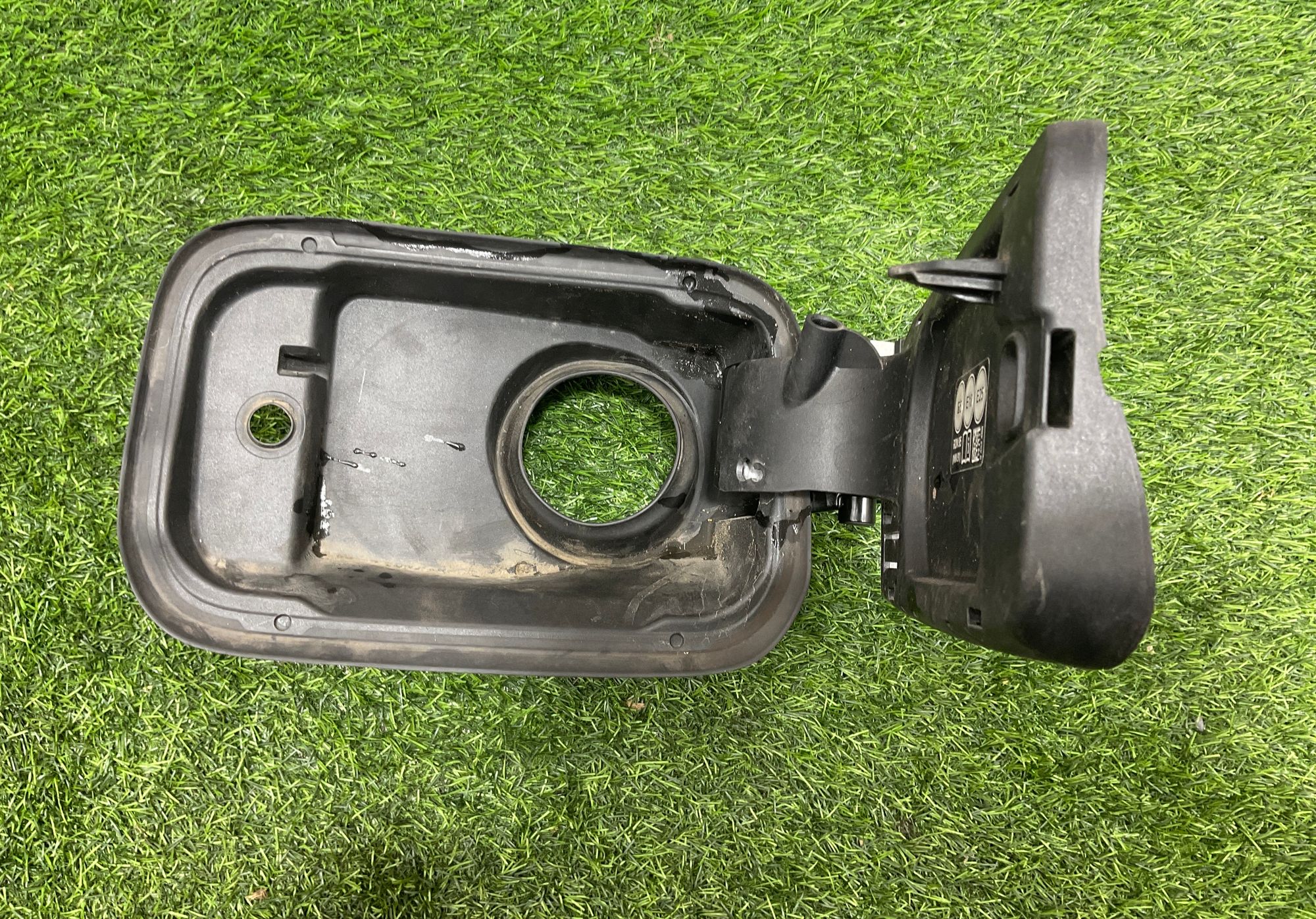 https://ycs.partsauto.market/partsauto-images/thmbs/userImages/h353NjtZg3VDP19b5HMt7LlpbQ93/part/f94e4aa7-6955-433c-be56-d6616952f62c_1736953003256.jpg