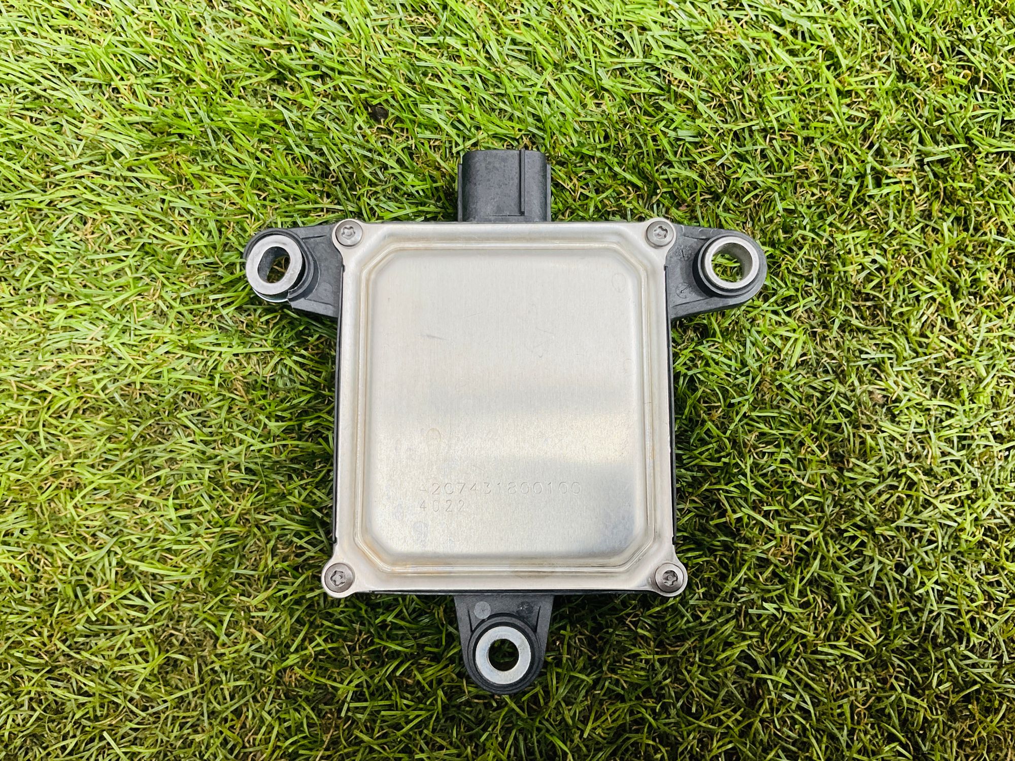 https://ycs.partsauto.market/partsauto-images/thmbs/userImages/h353NjtZg3VDP19b5HMt7LlpbQ93/part/fa741572-2b44-4ef5-9cab-46d961b5efaa_1780056065216.jpg