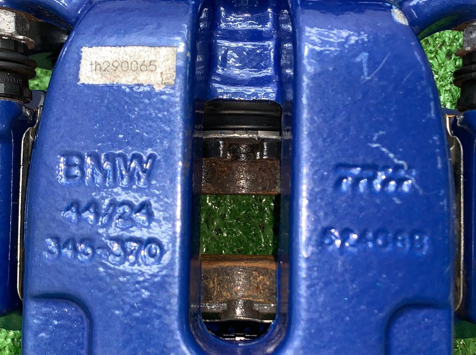 https://ycs.partsauto.market/partsauto-images/thmbs/userImages/h353NjtZg3VDP19b5HMt7LlpbQ93/part/fa74c729-1c8e-4c05-8269-5cc6d56408e9_1719321669732.jpg