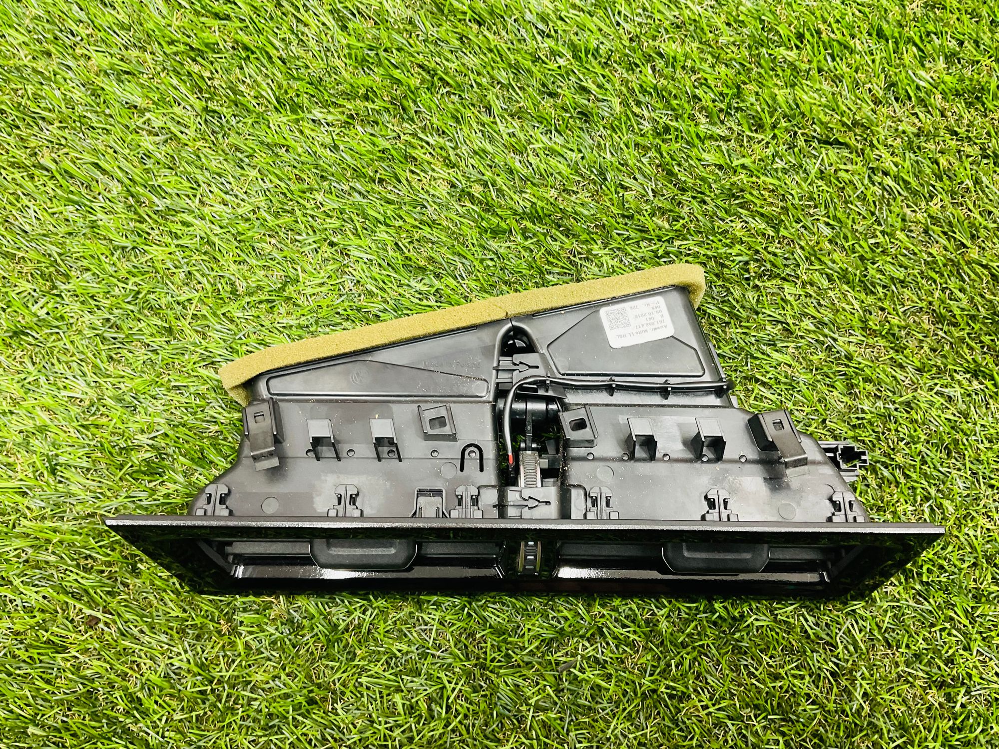 https://ycs.partsauto.market/partsauto-images/thmbs/userImages/h353NjtZg3VDP19b5HMt7LlpbQ93/part/fa8c4040-b68e-48bc-a23c-d803d170e683_1785851046620.jpg