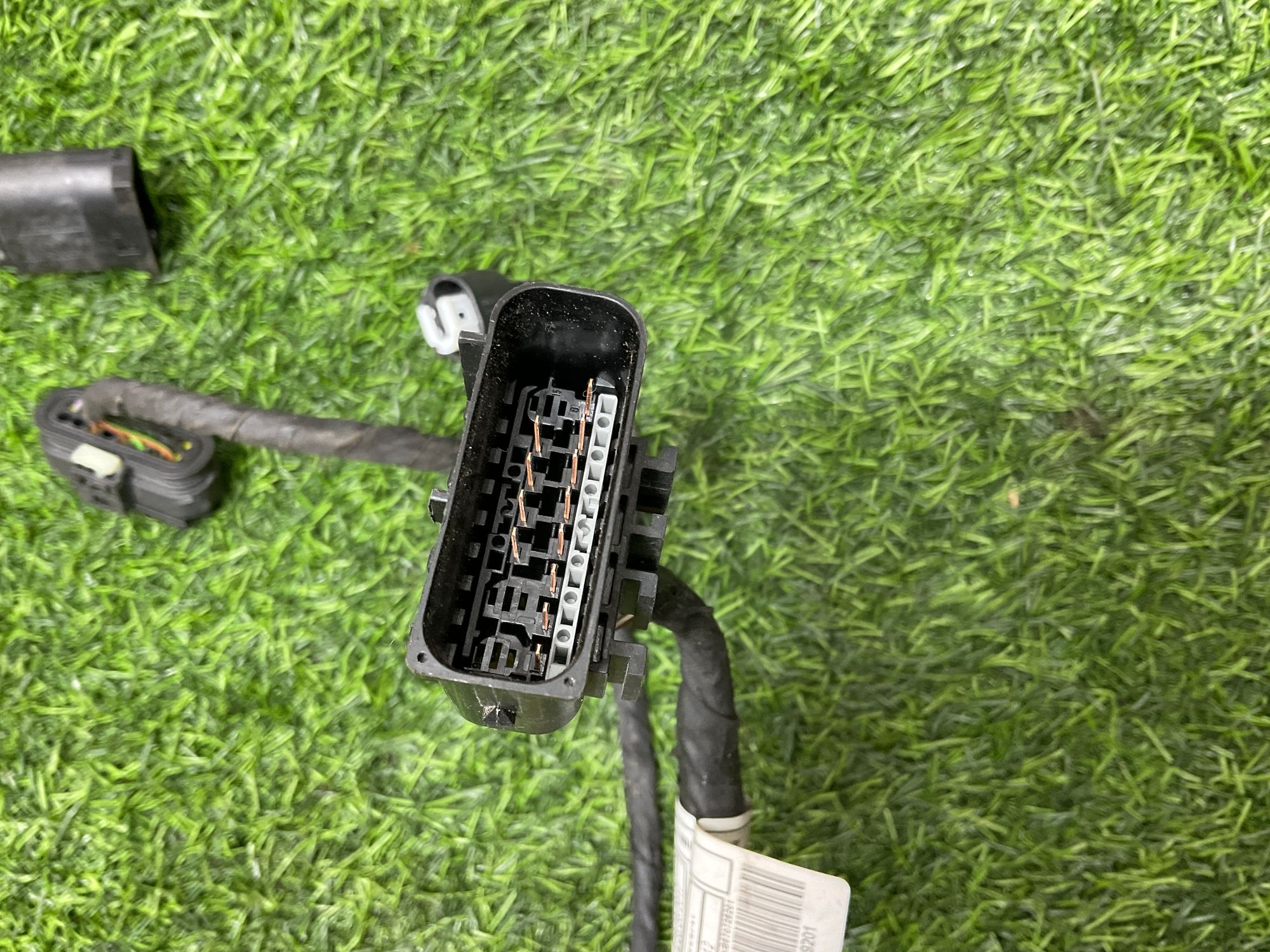 https://ycs.partsauto.market/partsauto-images/thmbs/userImages/h353NjtZg3VDP19b5HMt7LlpbQ93/part/fb13ebd8-3834-4ac9-8ea1-4f4344eaa42d_1735386168570.jpg