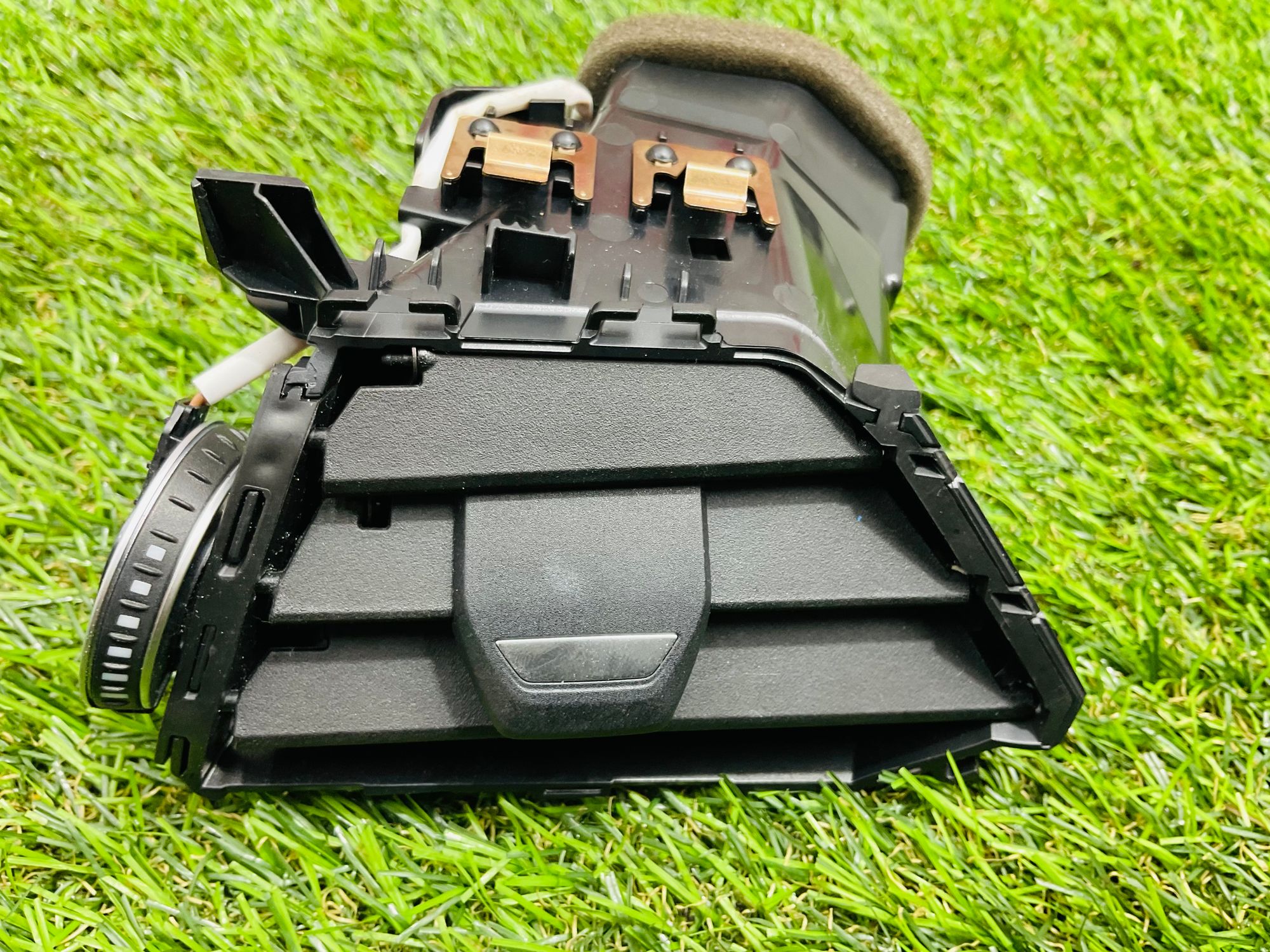 https://ycs.partsauto.market/partsauto-images/thmbs/userImages/h353NjtZg3VDP19b5HMt7LlpbQ93/part/fb6d1be6-dd99-4815-a3f7-be316879f7c7_1781534228556.jpg