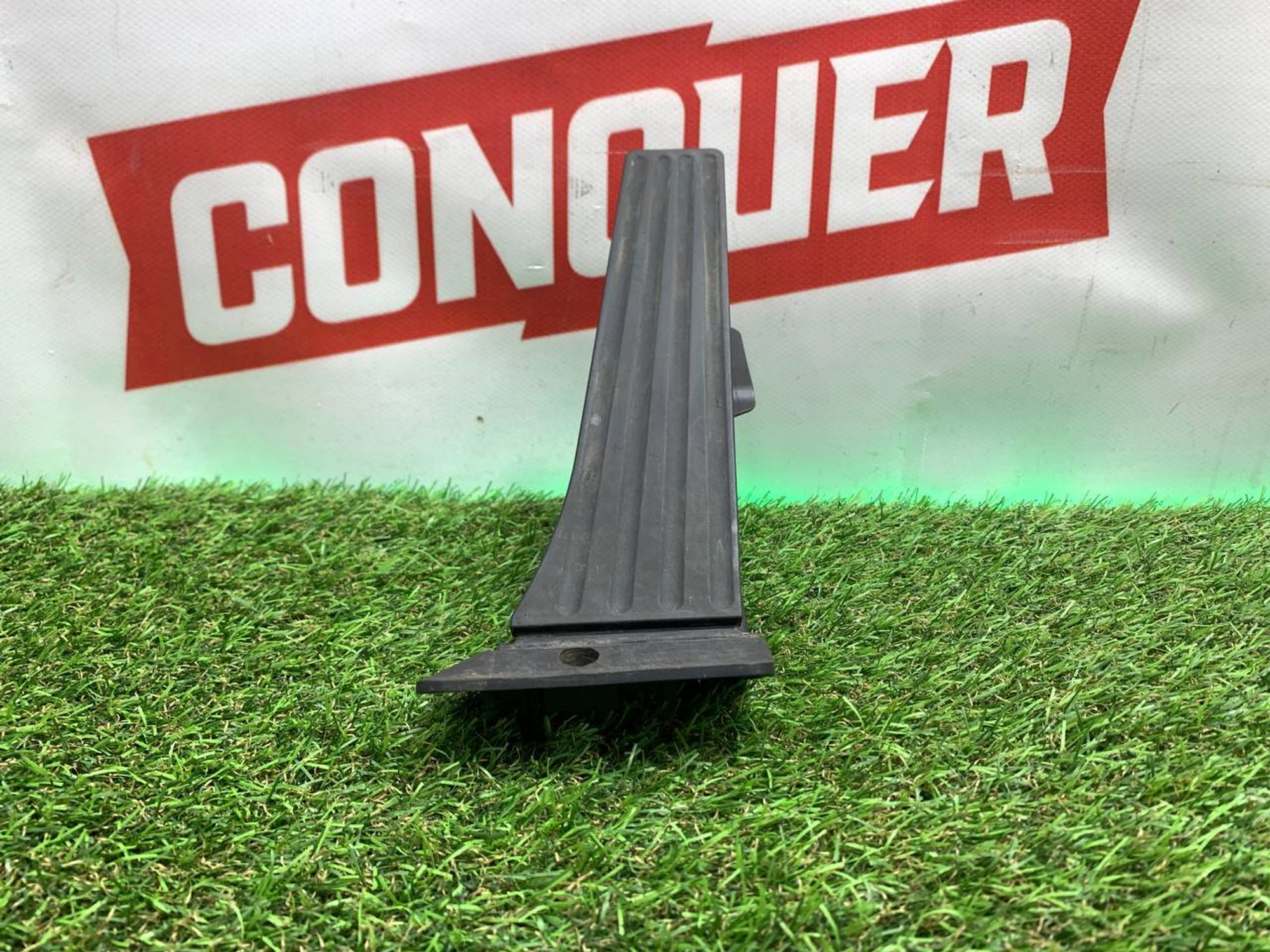 https://ycs.partsauto.market/partsauto-images/thmbs/userImages/h353NjtZg3VDP19b5HMt7LlpbQ93/part/fb778930-b6f5-475f-a6ca-f62f546a4219_1708767087953.jpg