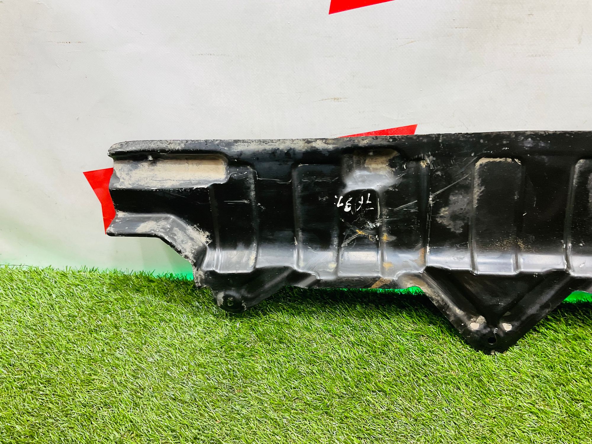 https://ycs.partsauto.market/partsauto-images/thmbs/userImages/h353NjtZg3VDP19b5HMt7LlpbQ93/part/fb8b9d71-9ca2-4aec-8099-7f5ccda337c0_1784978654342.jpg