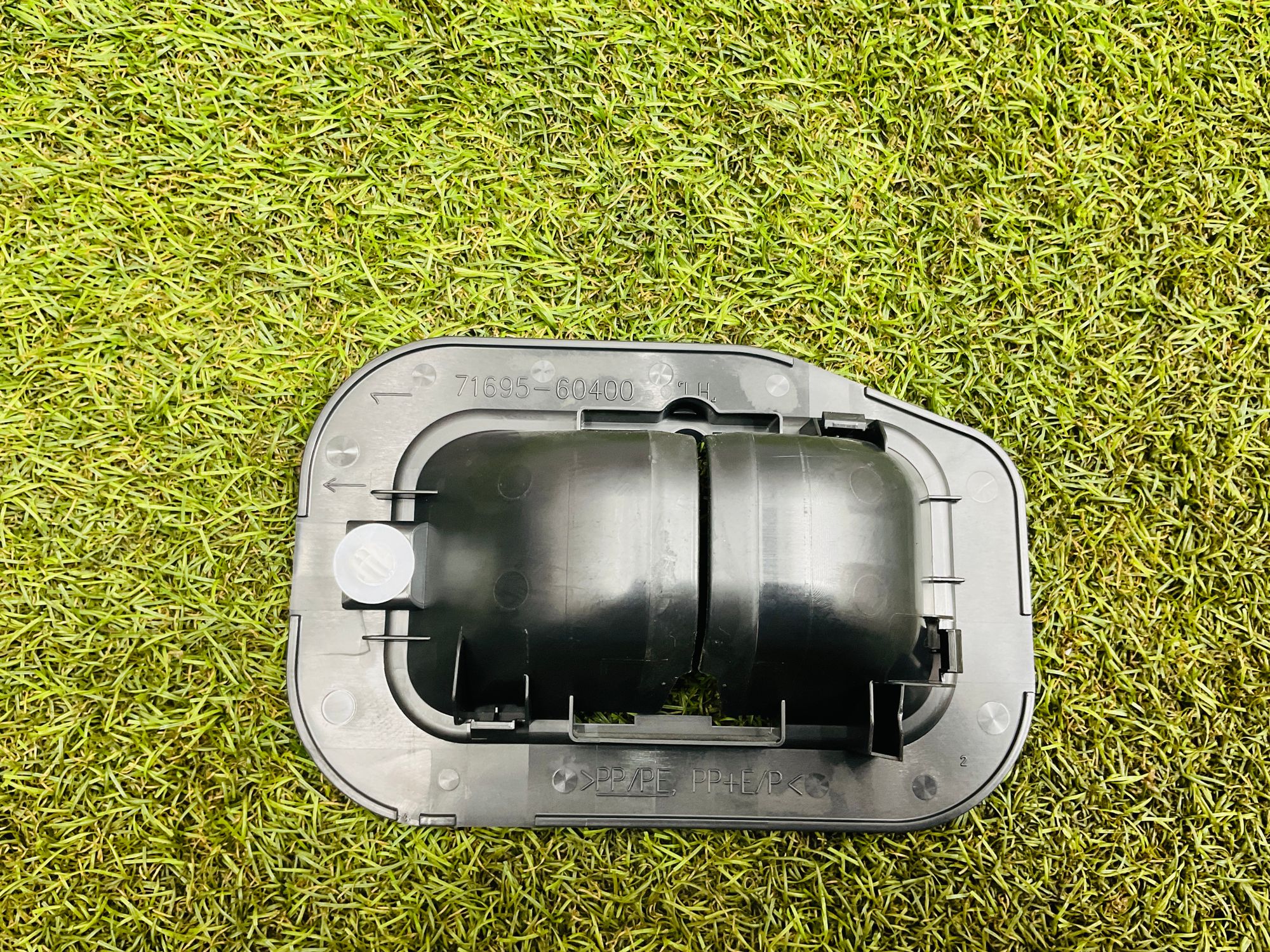 https://ycs.partsauto.market/partsauto-images/thmbs/userImages/h353NjtZg3VDP19b5HMt7LlpbQ93/part/fbcf45cf-e9a3-4d2f-a904-ebdb13de7e4e_1780057796530.jpg