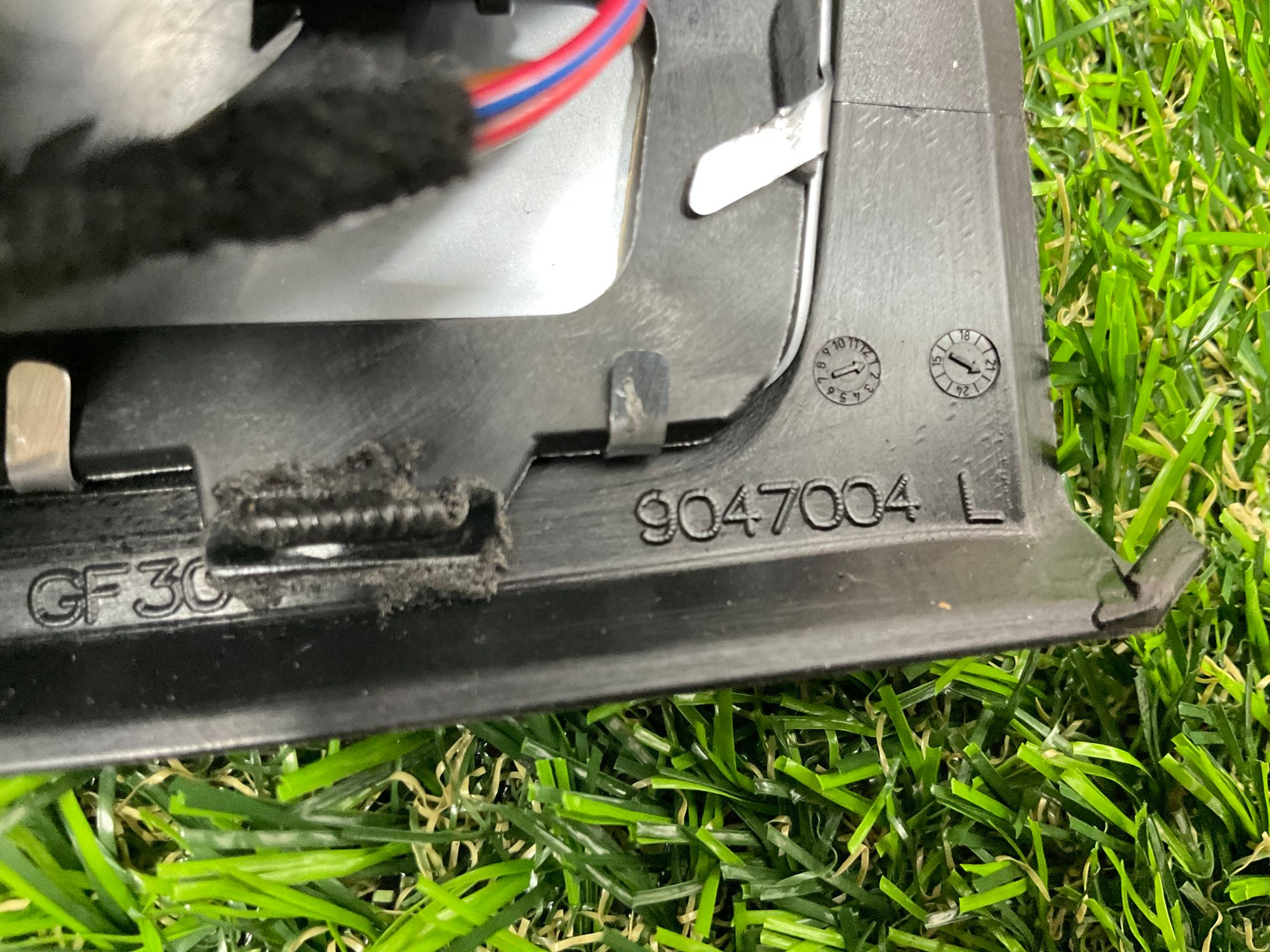 https://ycs.partsauto.market/partsauto-images/thmbs/userImages/h353NjtZg3VDP19b5HMt7LlpbQ93/part/fbd26b4d-99eb-4b0e-b411-e61fc0ae74d7_1780318437688.jpg