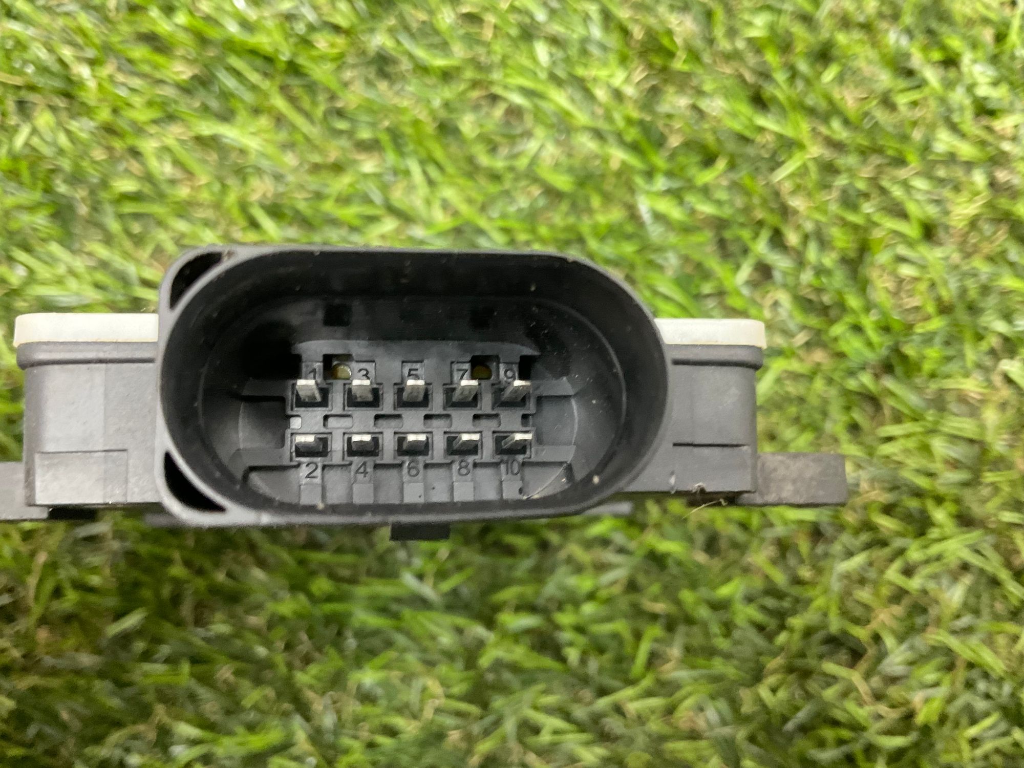 https://ycs.partsauto.market/partsauto-images/thmbs/userImages/h353NjtZg3VDP19b5HMt7LlpbQ93/part/fc4ffe4d-fad6-4fce-a37e-0bc972de8c94_1787323238814.jpg