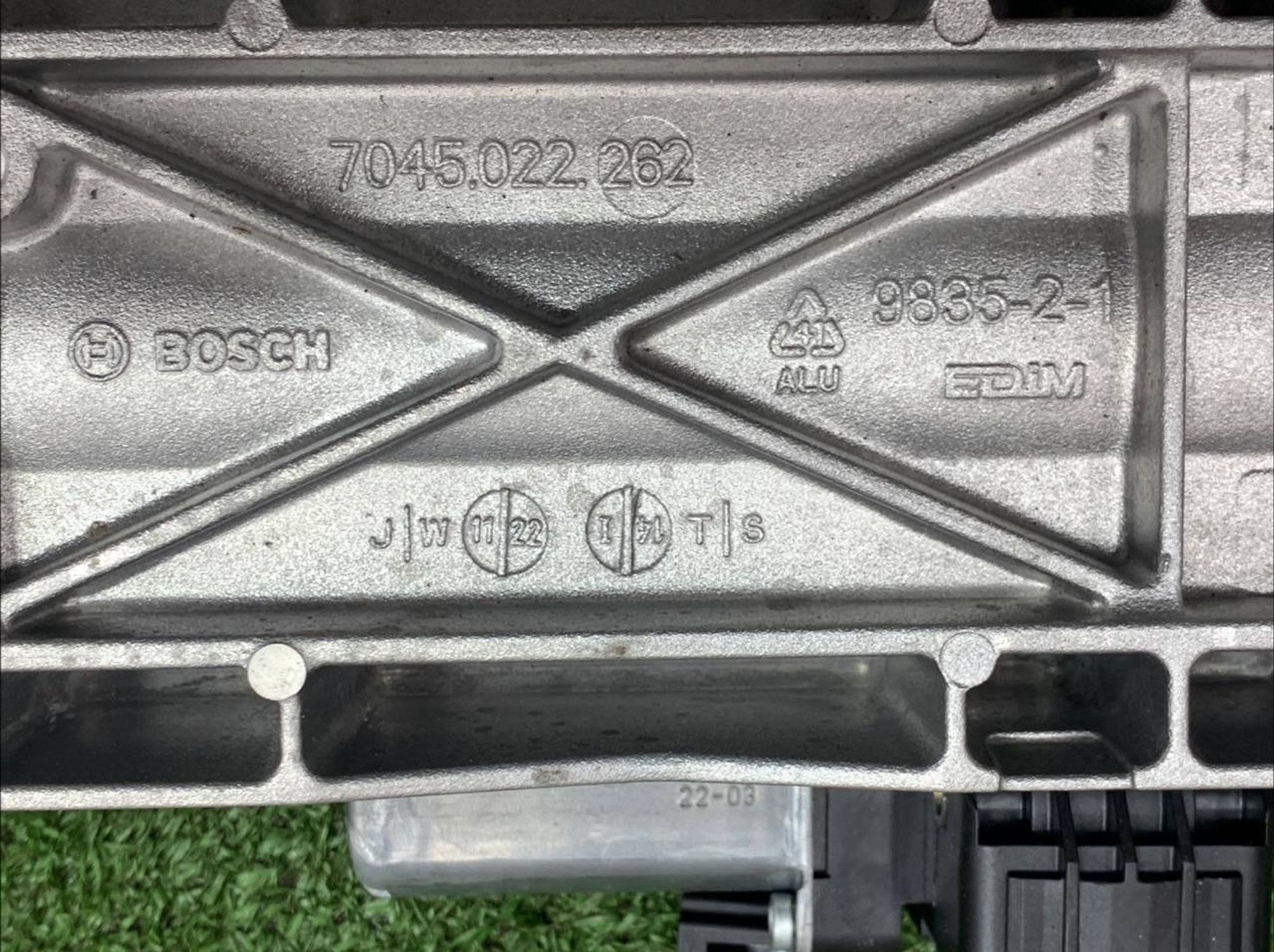 https://ycs.partsauto.market/partsauto-images/thmbs/userImages/h353NjtZg3VDP19b5HMt7LlpbQ93/part/fc7e15e4-7372-4061-9d44-0e3944294658_1724253261680.jpg