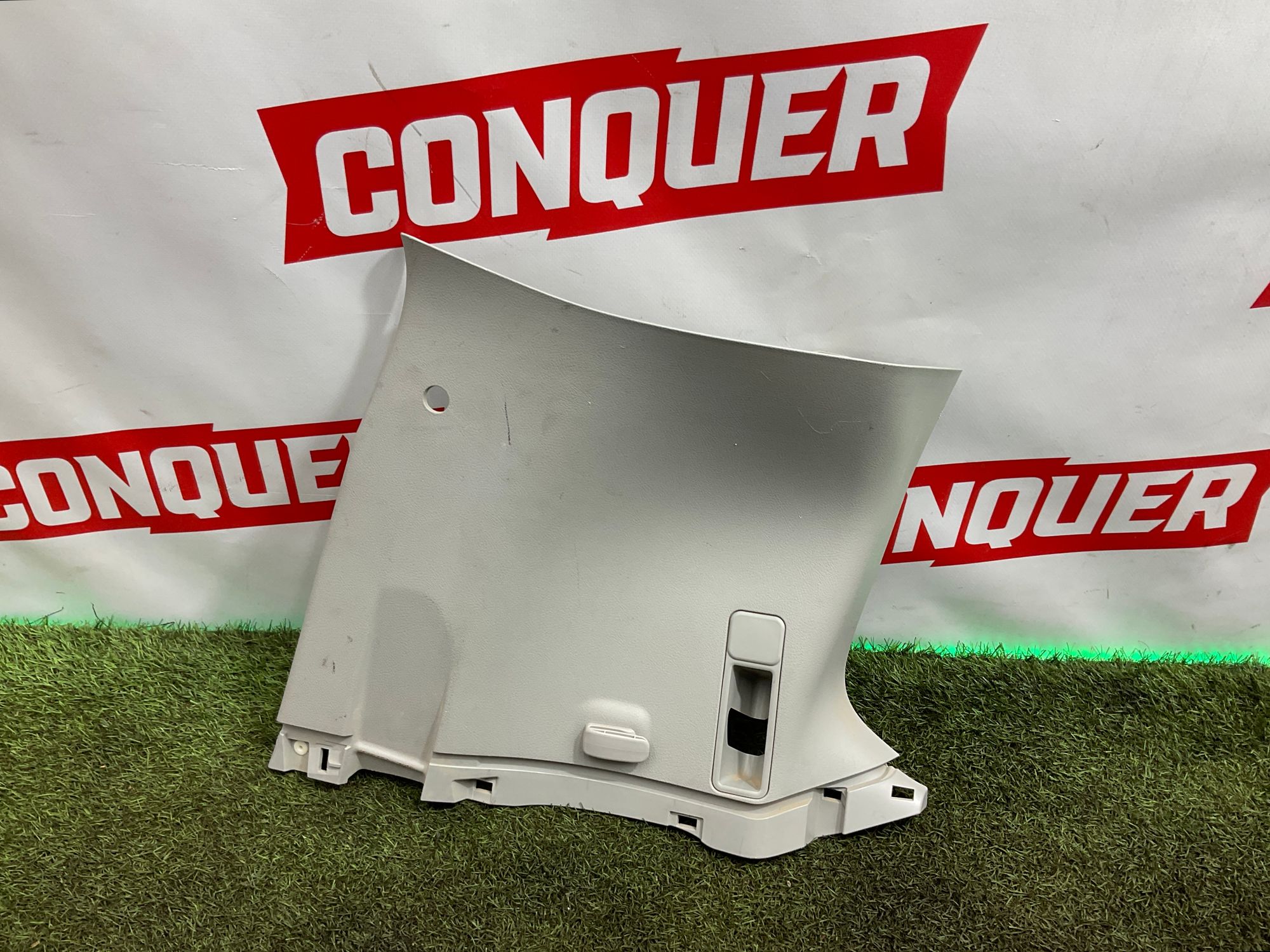 Обшивка багажника левая верхняя Toyota Land Cruiser 200 рестайлинг 2 (2015—2023) 2017, 3000 рублей, Москва