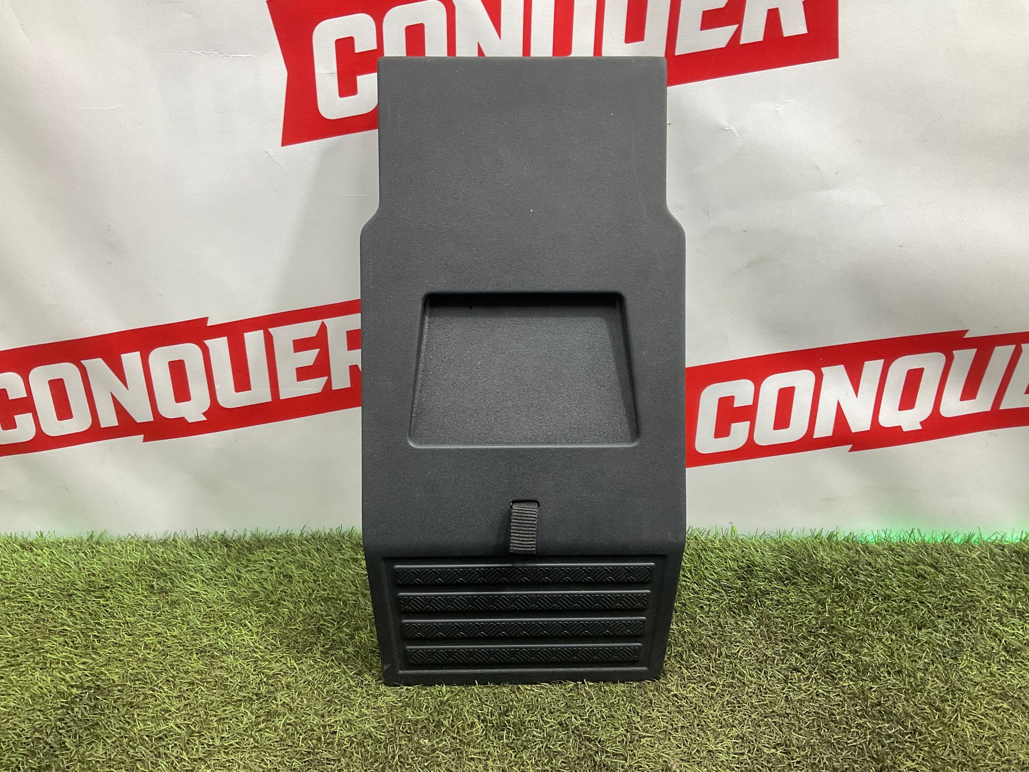 Крышка доступа к аккумуляторной батареи Land Rover Defender II L663 2022, 1500 рублей, Москва