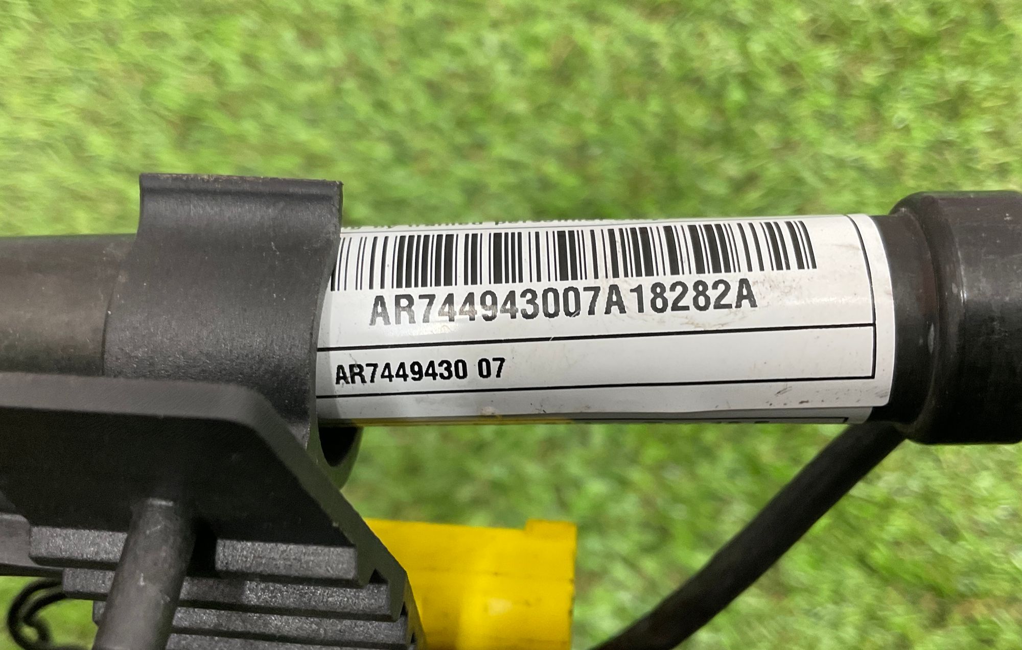 https://ycs.partsauto.market/partsauto-images/thmbs/userImages/h353NjtZg3VDP19b5HMt7LlpbQ93/part/fdd1e0d9-5ebd-4439-b0d2-4efb9d901f84_1746697735094.jpg