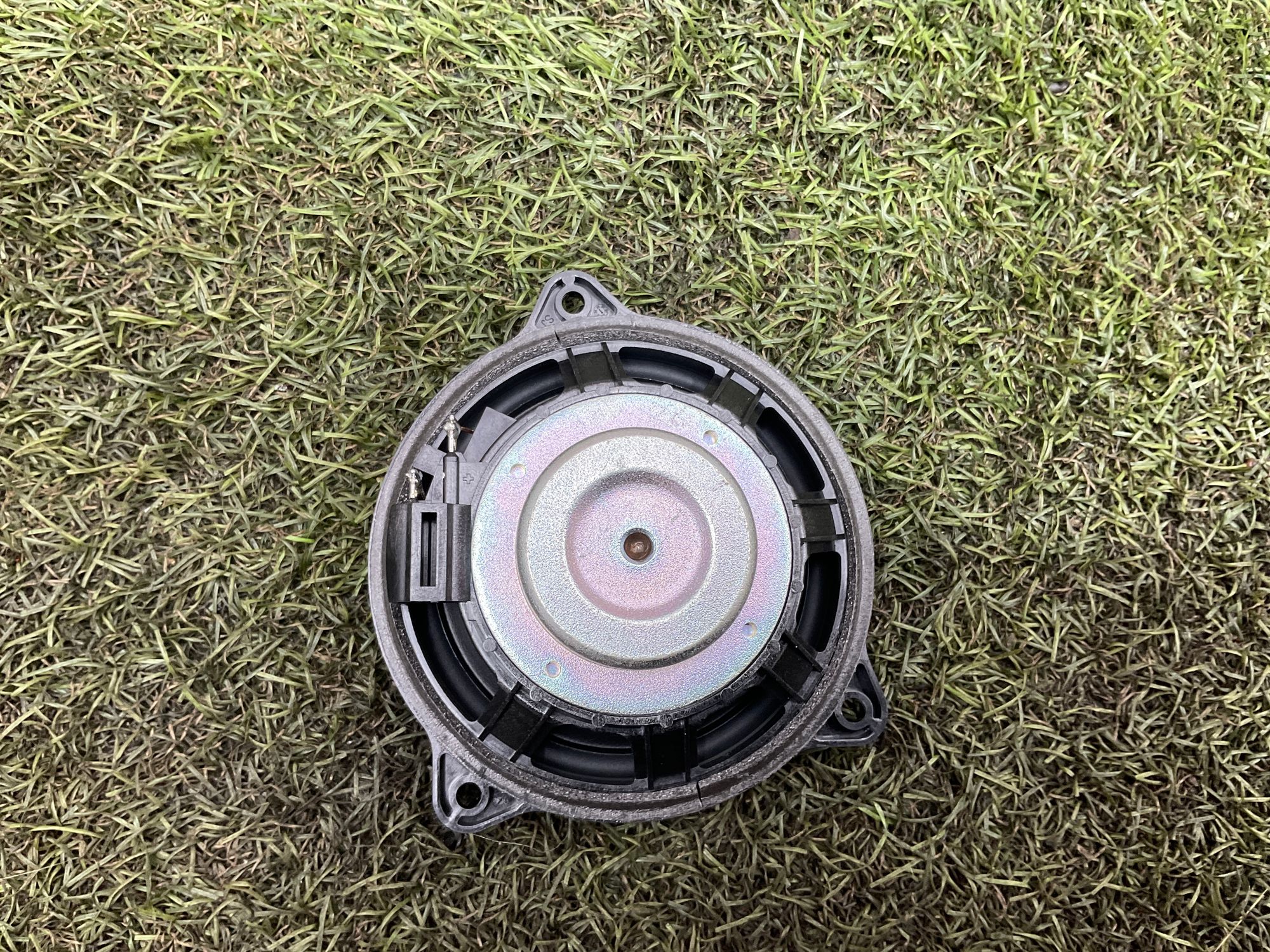 Динамик колонка Land Rover Defender, II 2023, 1000 рублей, Москва