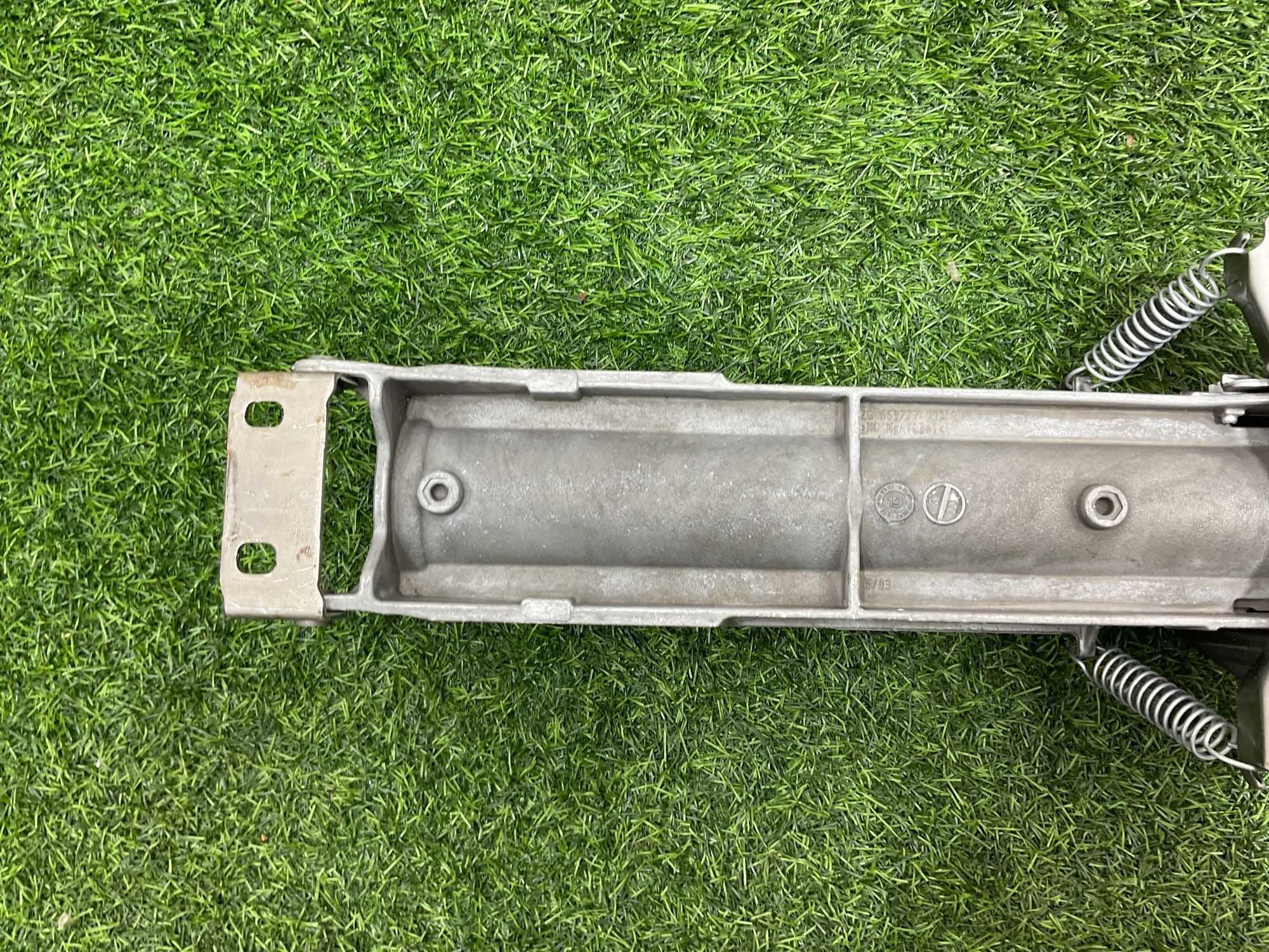 https://ycs.partsauto.market/partsauto-images/thmbs/userImages/h353NjtZg3VDP19b5HMt7LlpbQ93/part/fe33ca00-2d75-4688-895f-4320a608be40_1736324696306.jpg