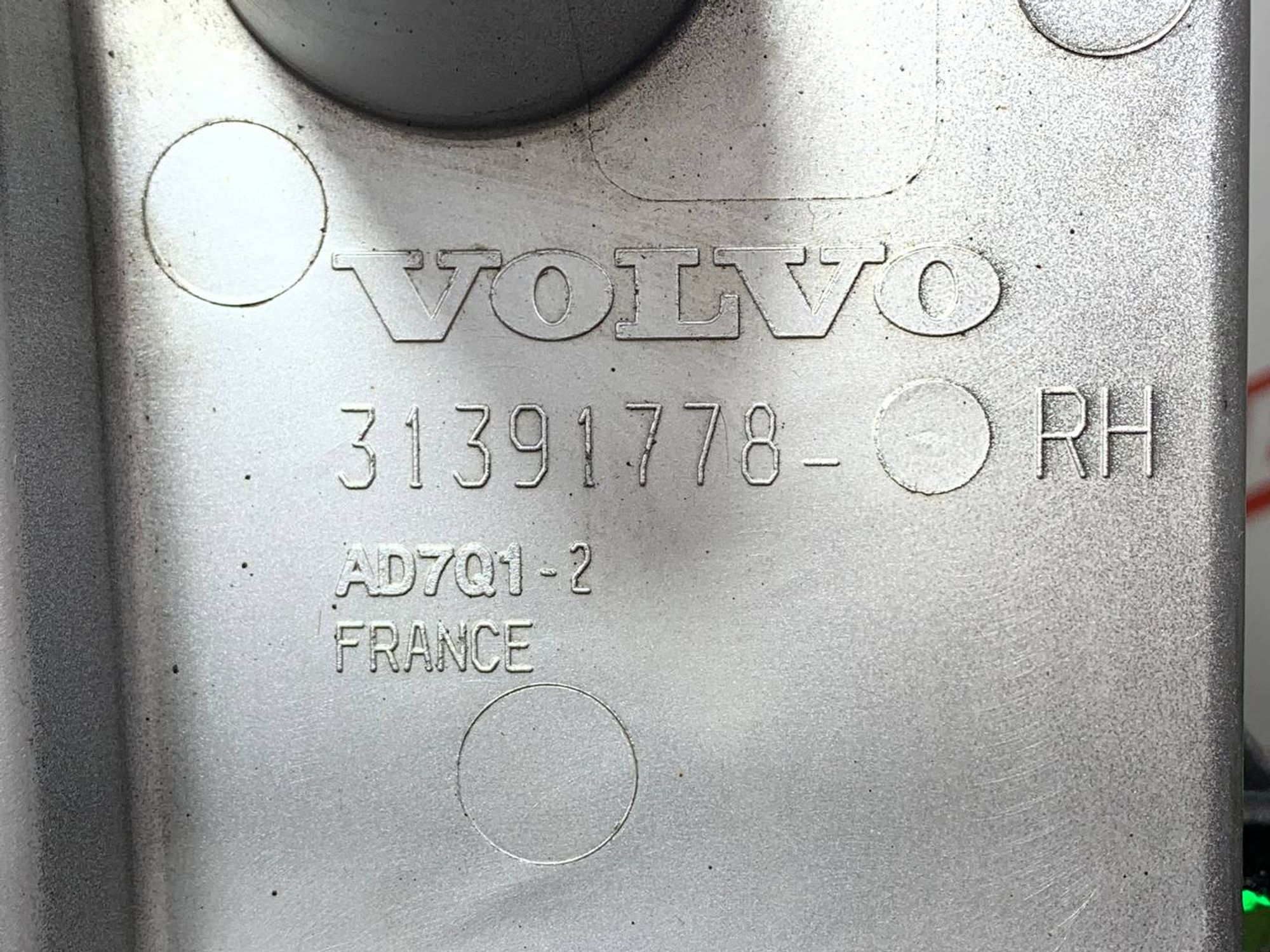https://ycs.partsauto.market/partsauto-images/thmbs/userImages/h353NjtZg3VDP19b5HMt7LlpbQ93/part/fe4125b4-1a8d-461d-a1d6-bbf71d39a181_1716626342371.jpg