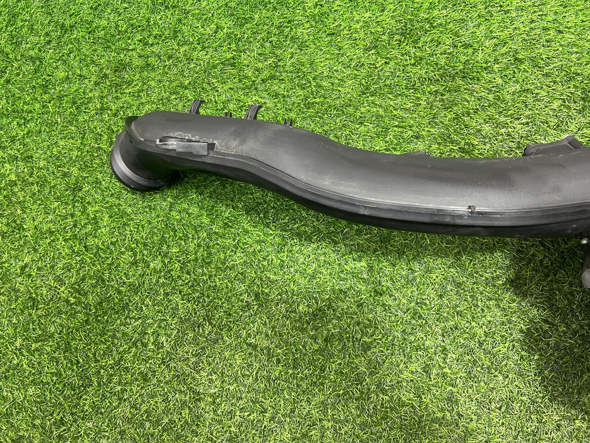 https://ycs.partsauto.market/partsauto-images/thmbs/userImages/h353NjtZg3VDP19b5HMt7LlpbQ93/part/fe93990c-2aad-4b01-bad1-8a5bc9a9cf3c_1736150866075.jpg
