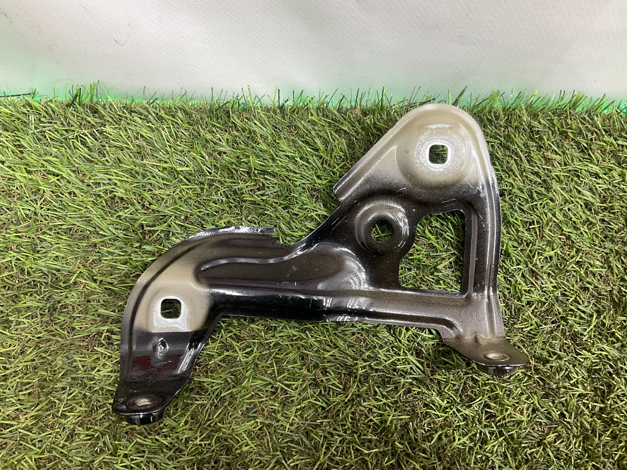 Кронштейн переднего крыла правый BMW 3 G20/G21 рестайлинг 2022, 2000 рублей, Москва