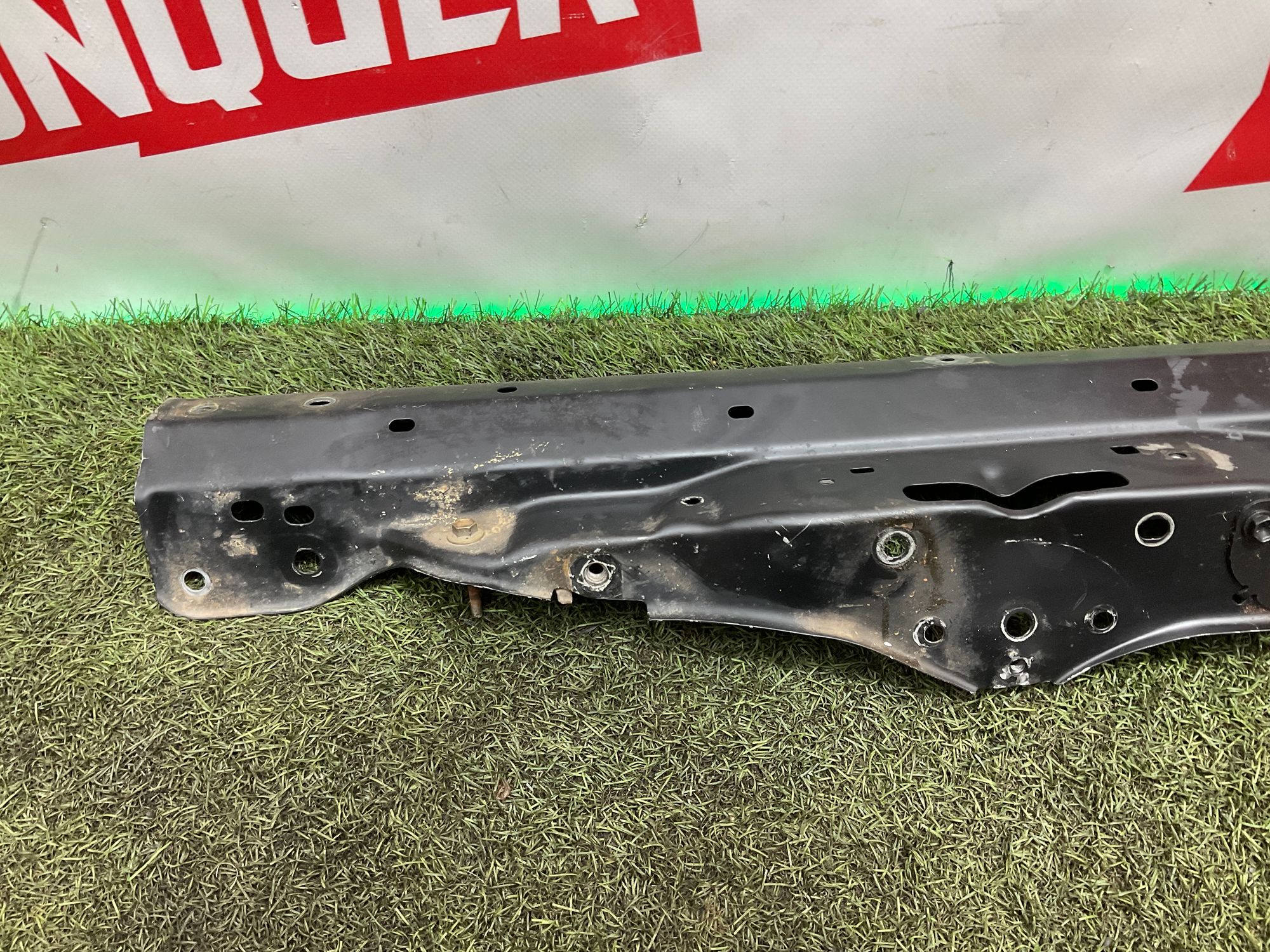 Рамка телевизора верхняя Toyota Land Cruiser 200 рестайлинг 2 (2015—2023) 2017, 3000 рублей, Москва