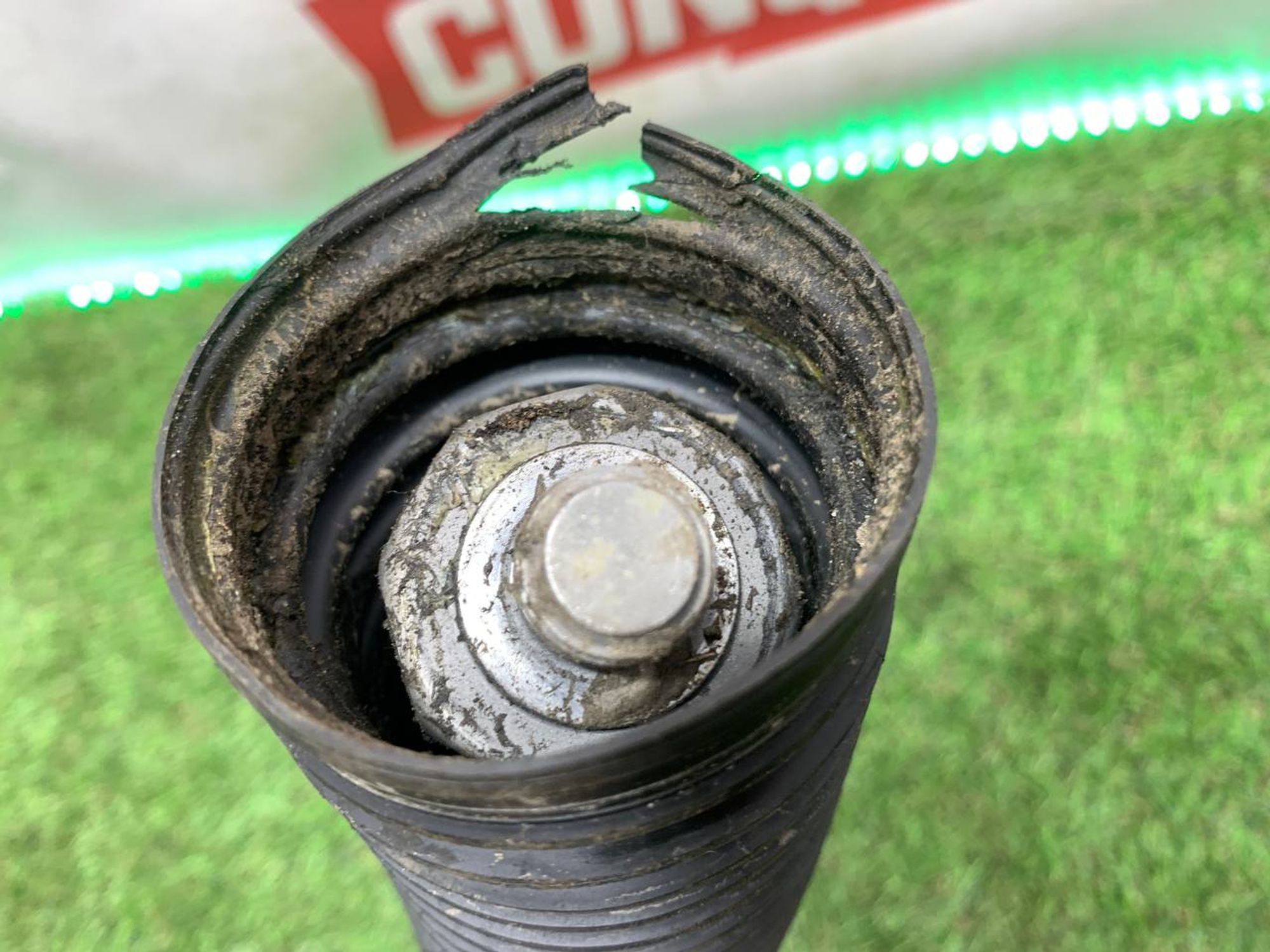 https://ycs.partsauto.market/partsauto-images/thmbs/userImages/h353NjtZg3VDP19b5HMt7LlpbQ93/part/ff7798ee-965a-461b-9224-ae1b82db5a82_1716887888208.jpg