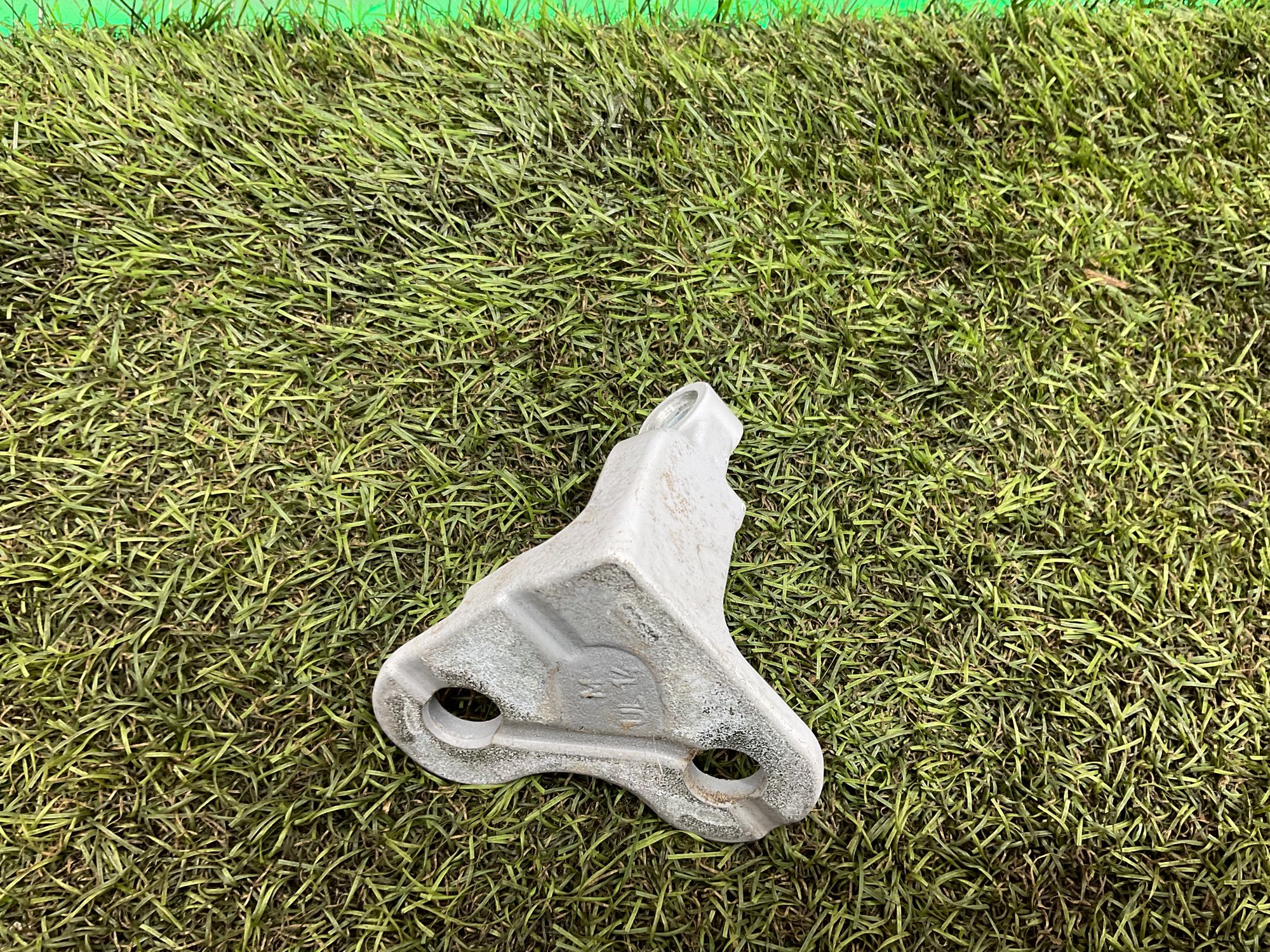 Петля двери левой передней Land Rover Defender II L663 2022, 3000 рублей, Москва